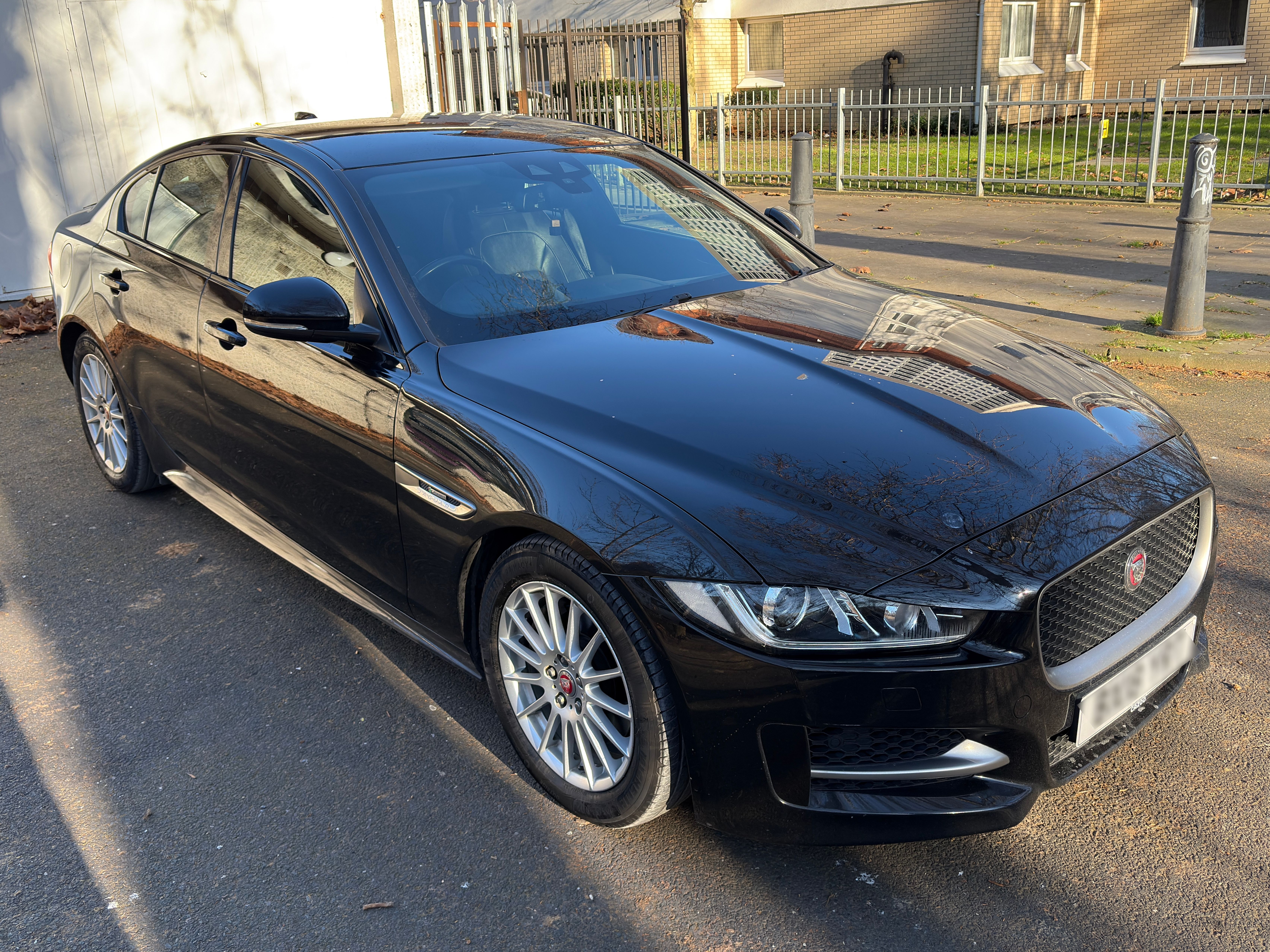 Jaguar XE R-Sport D Auto