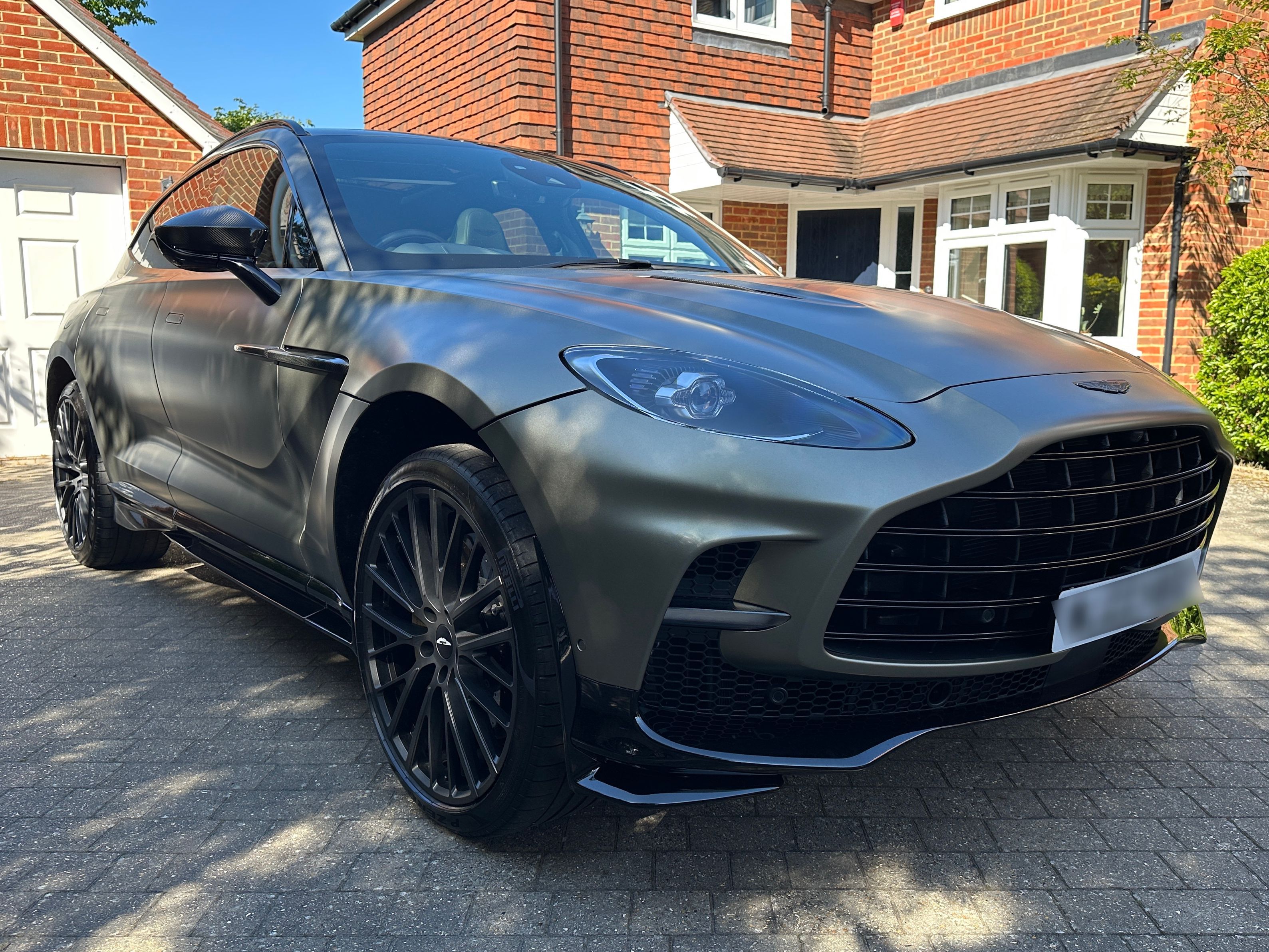 Aston Martin DBX