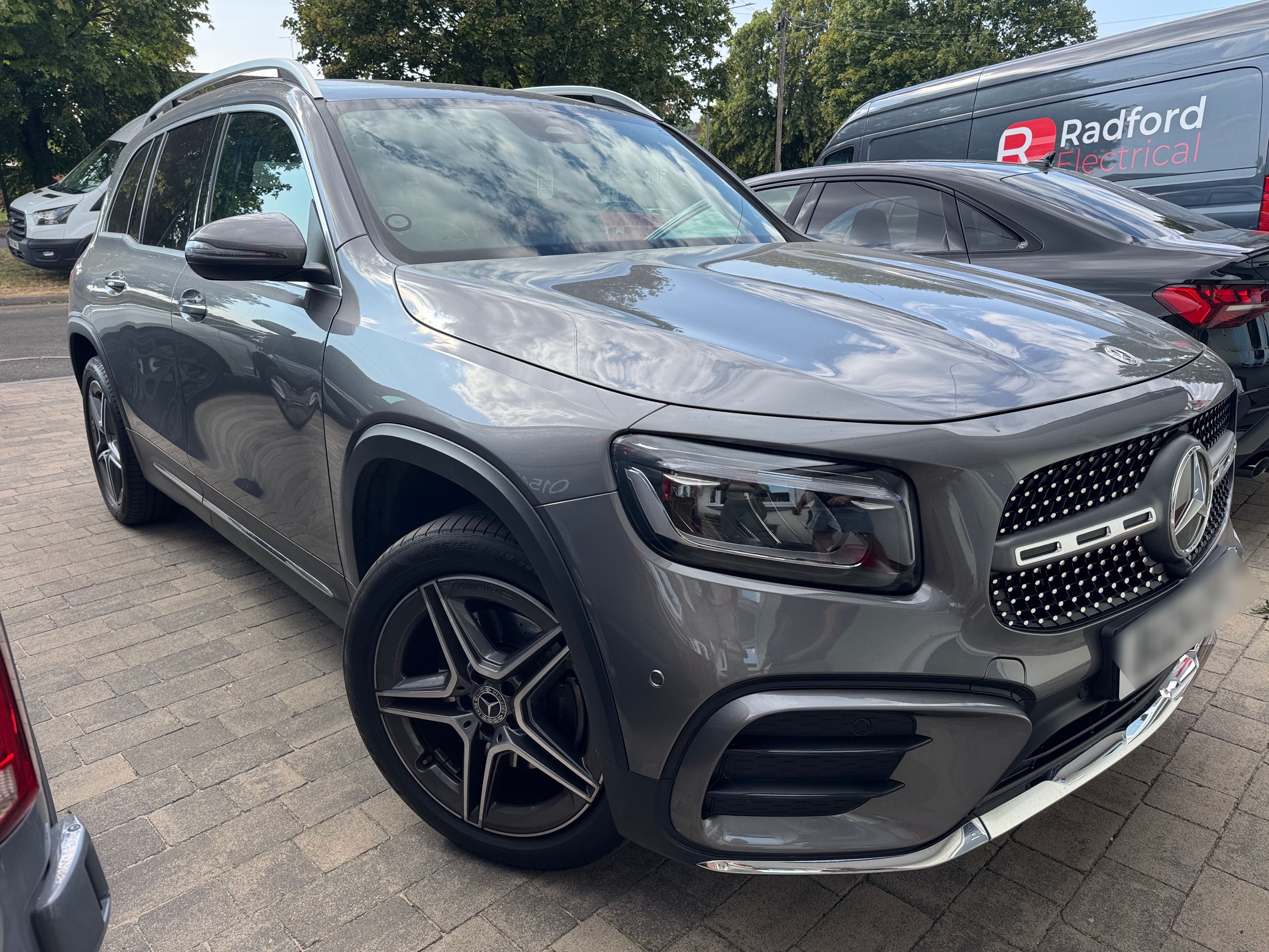 Mercedes GLB 200 AMG Line Executive D A