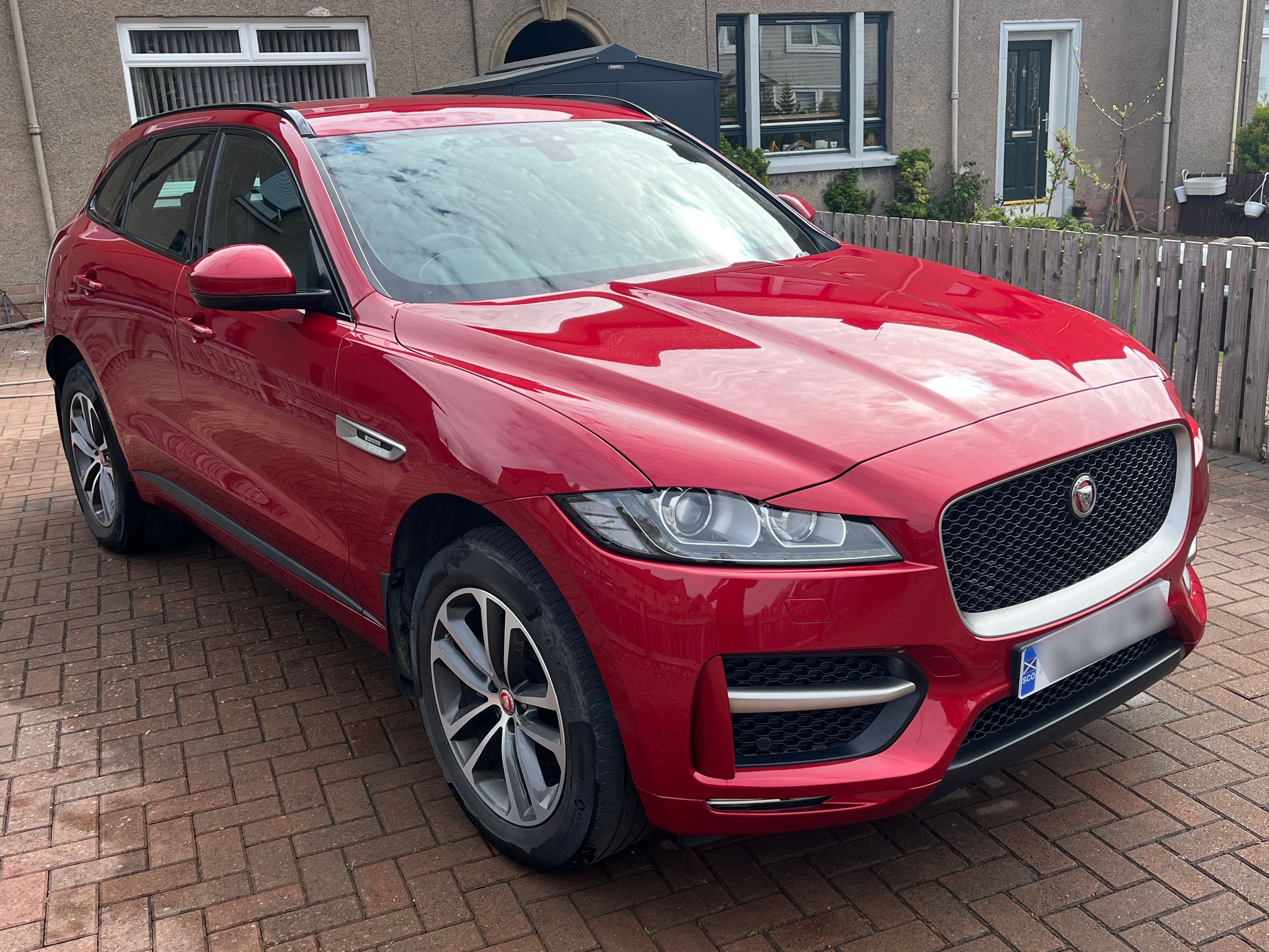 Jaguar F-PACE