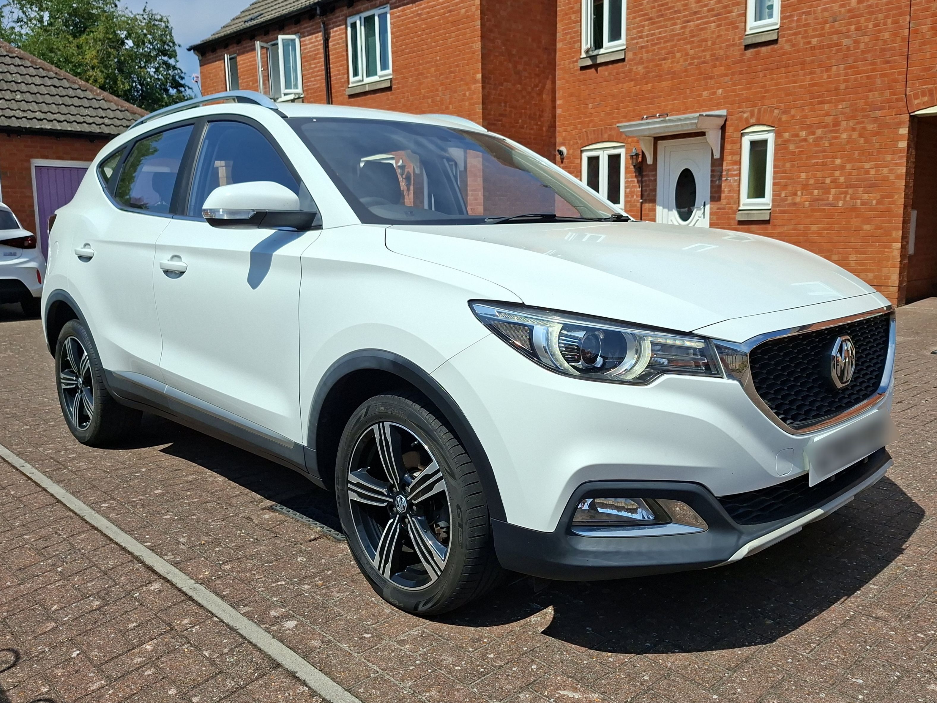 MG ZS