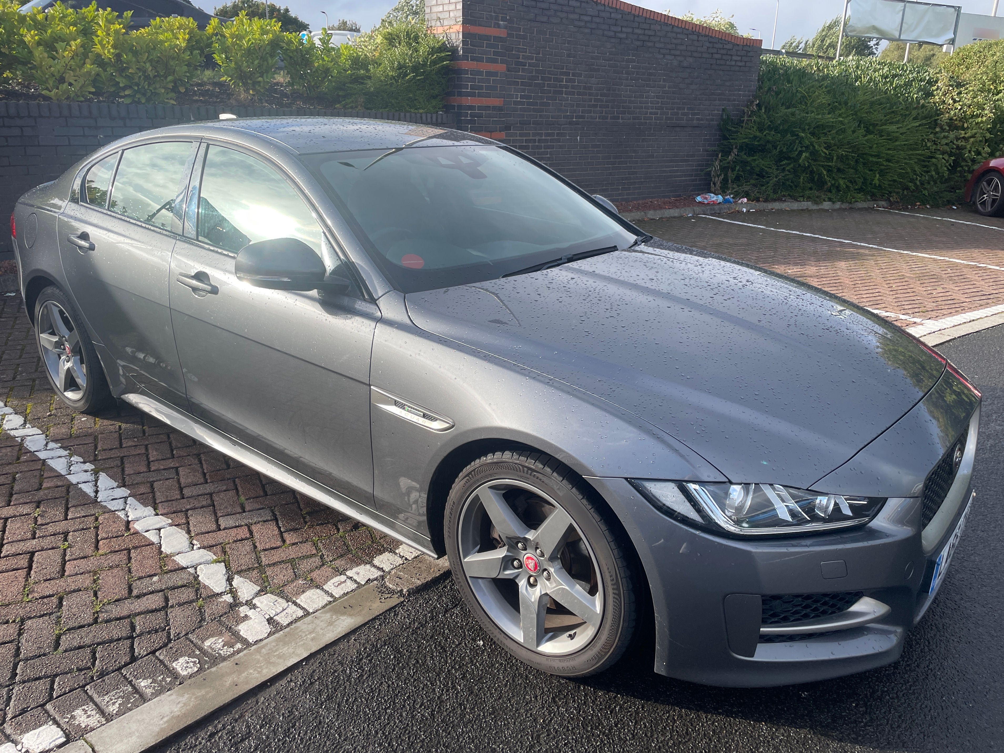 Jaguar XE R-Sport D Auto