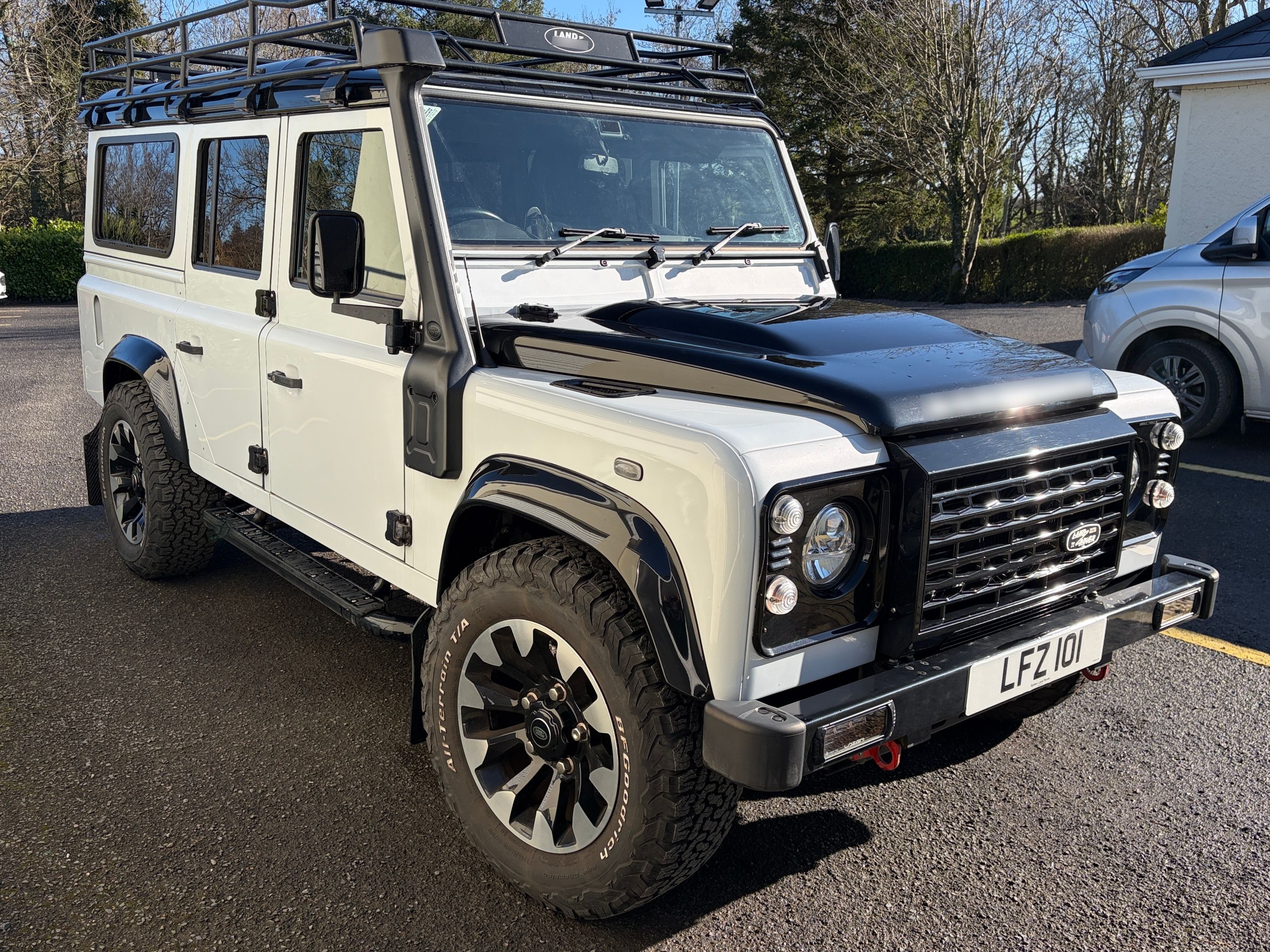 Land Rover Defender