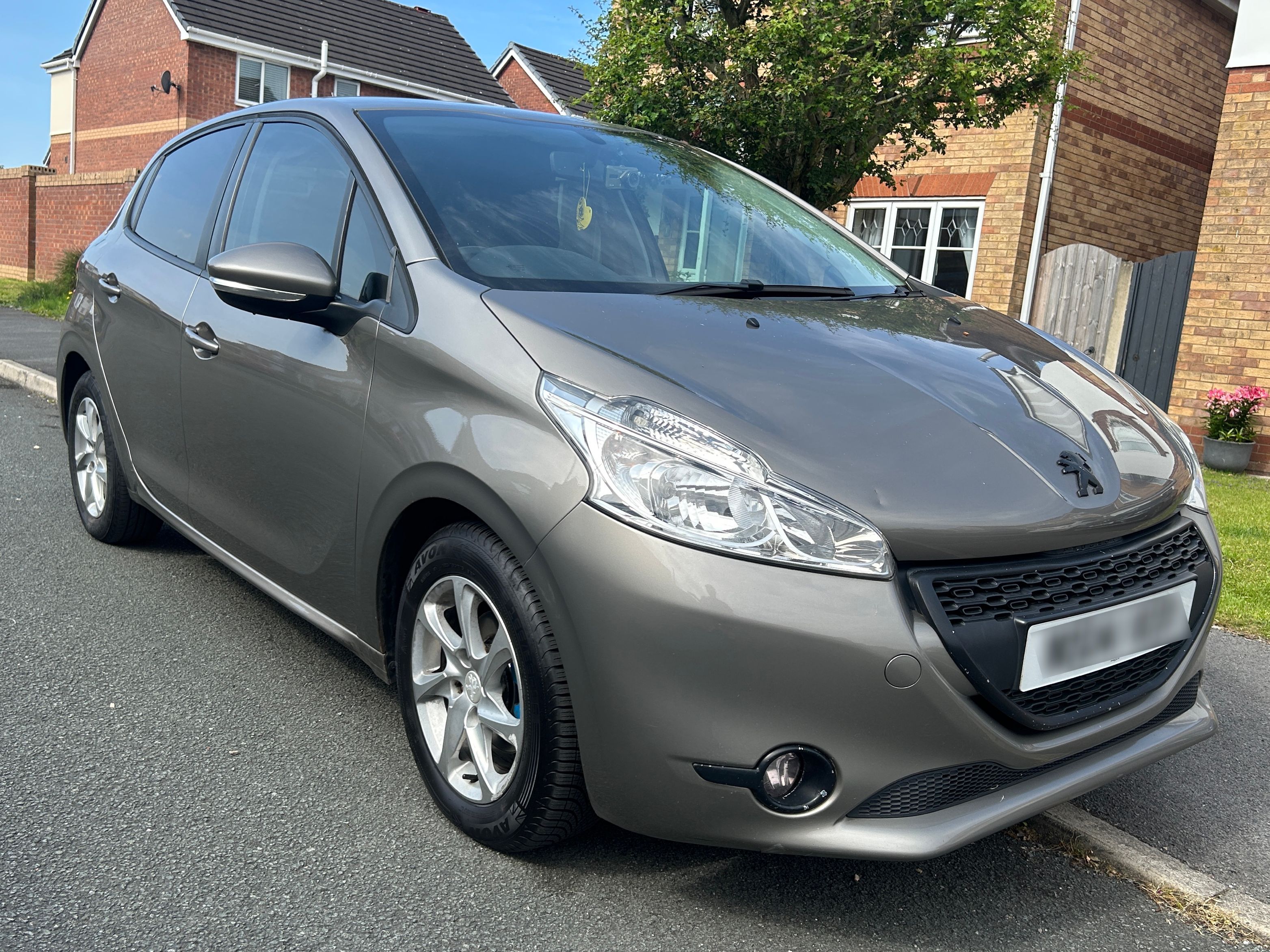 Peugeot 208