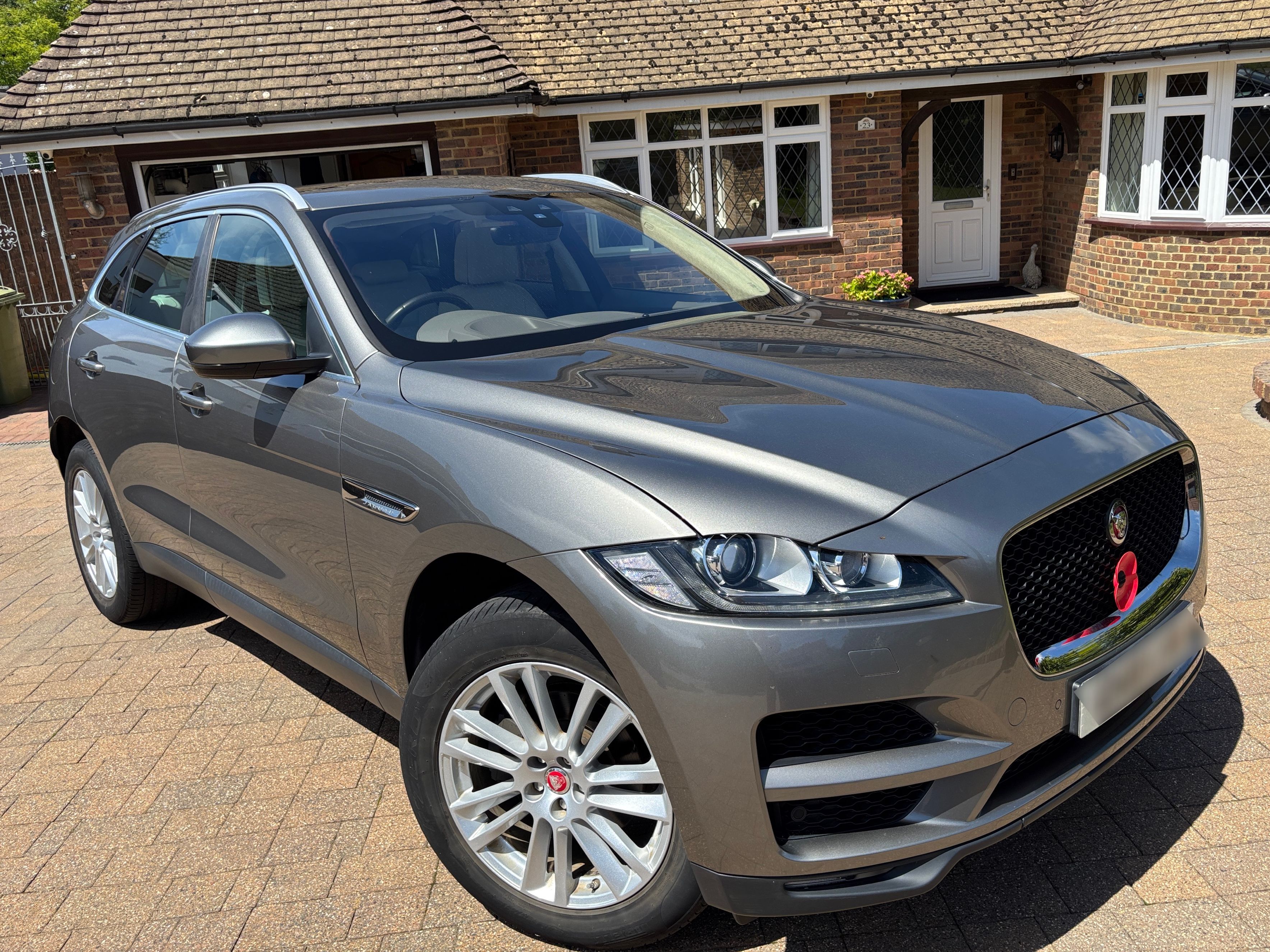 Jaguar F-PACE