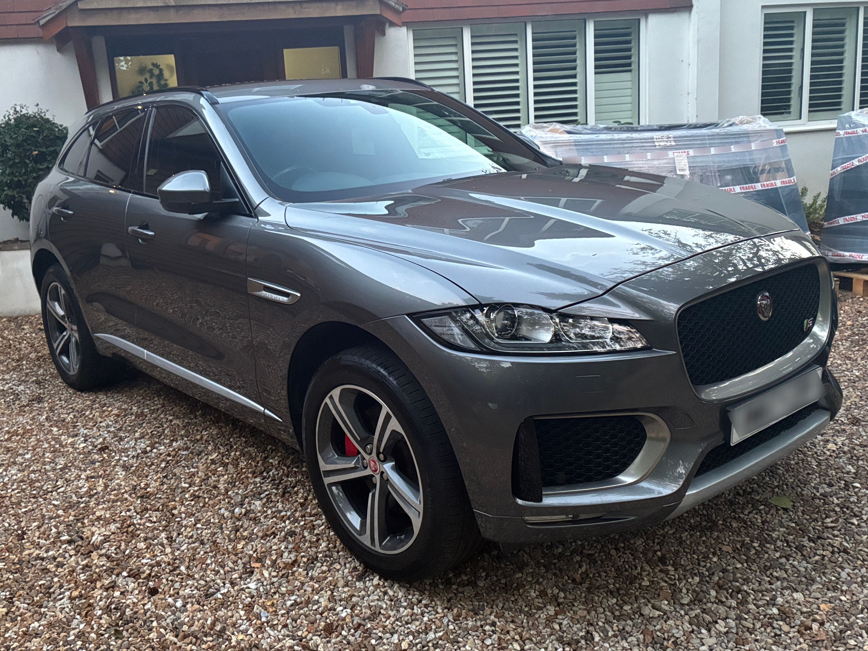 Jaguar F-PACE