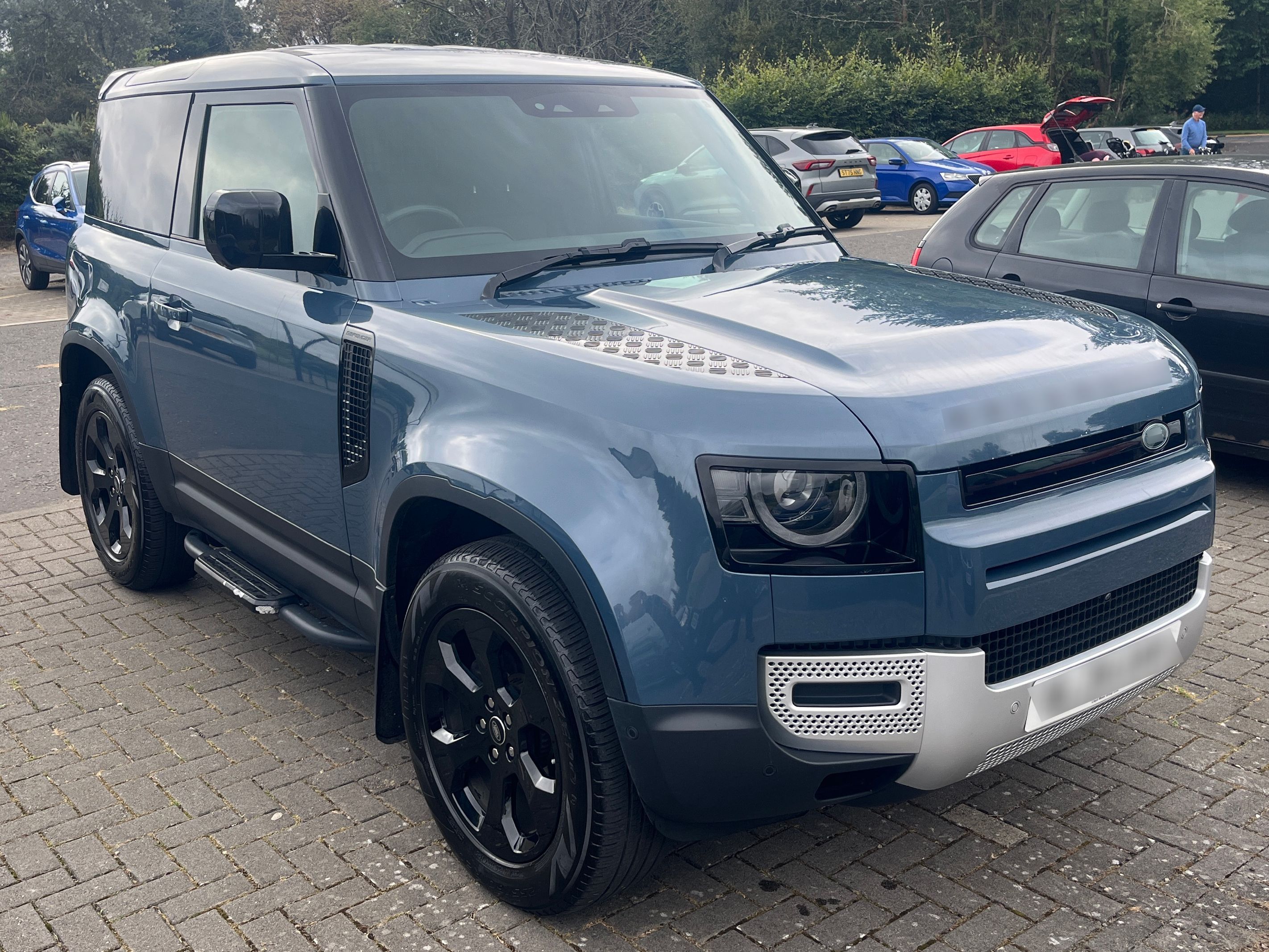 Land Rover Defender