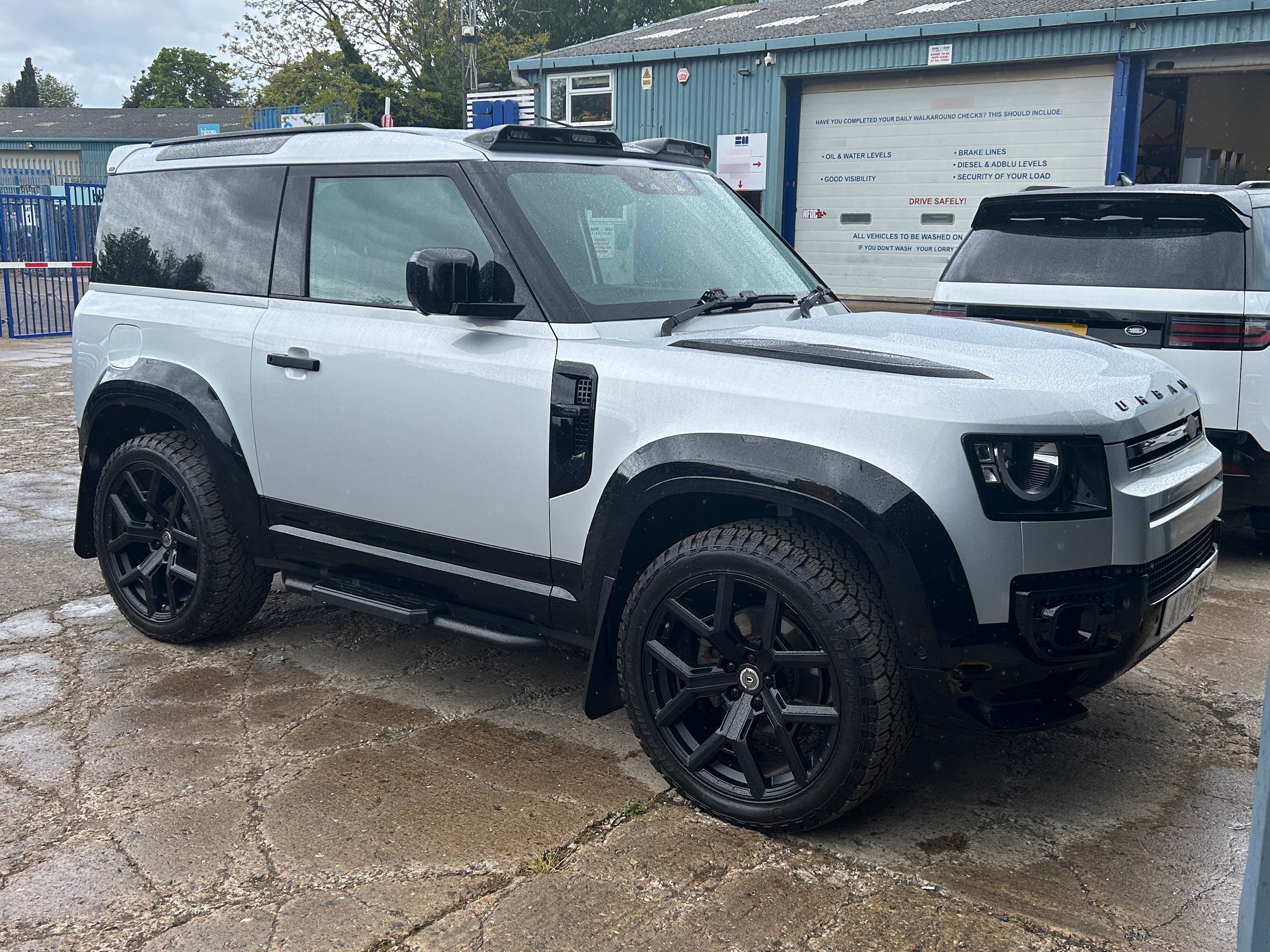 Land Rover Defender