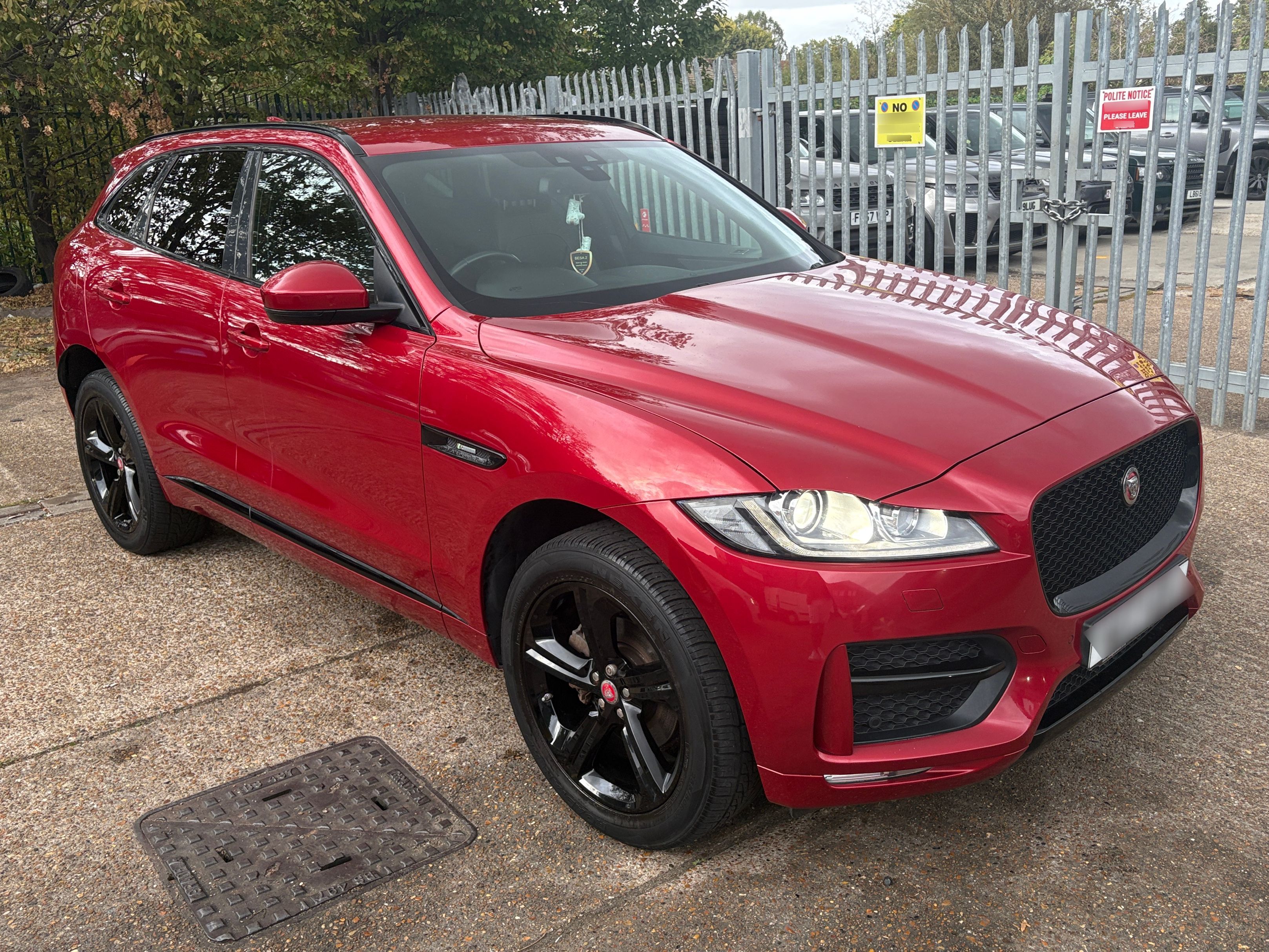 Jaguar F-PACE