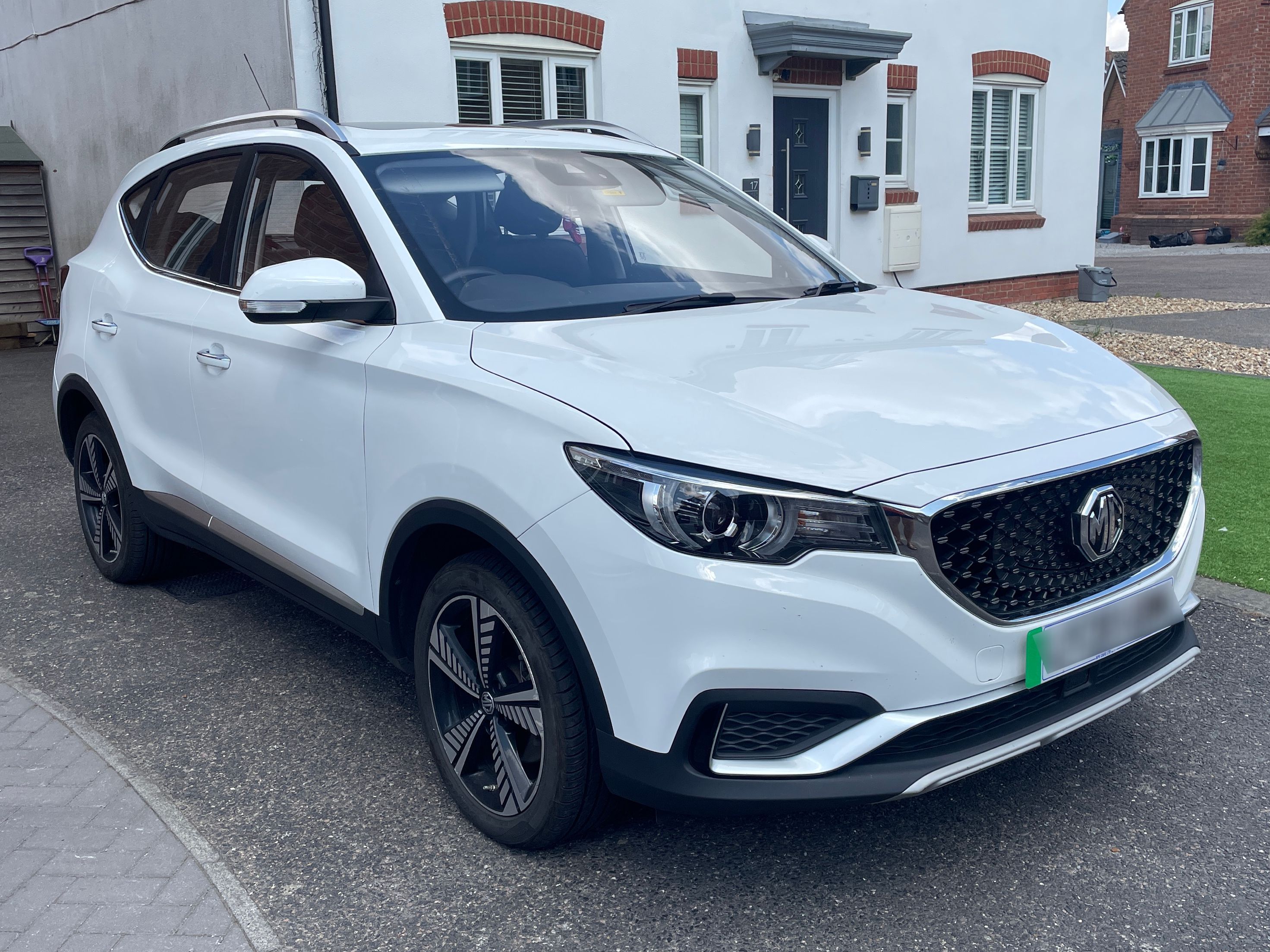 MG ZS