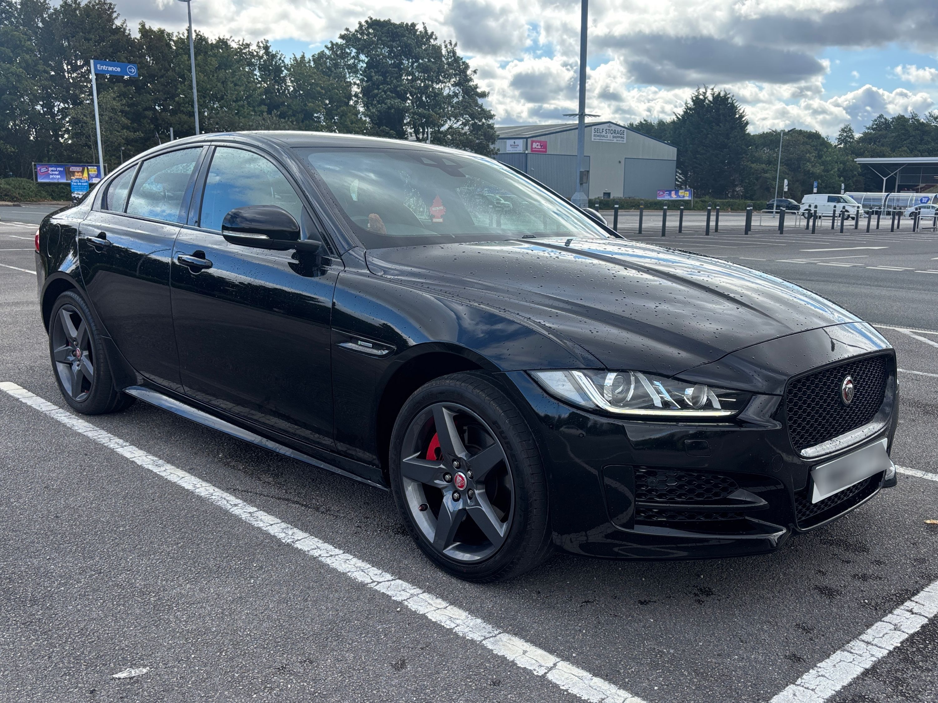 Jaguar XE R-Sport D AWD Auto
