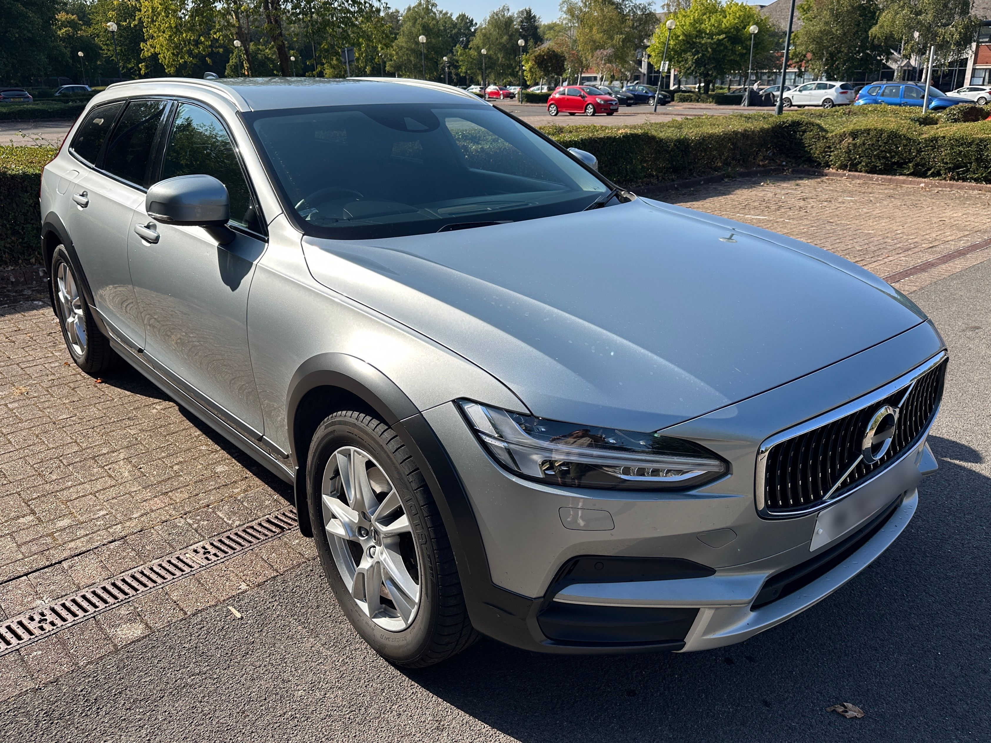Volvo V90