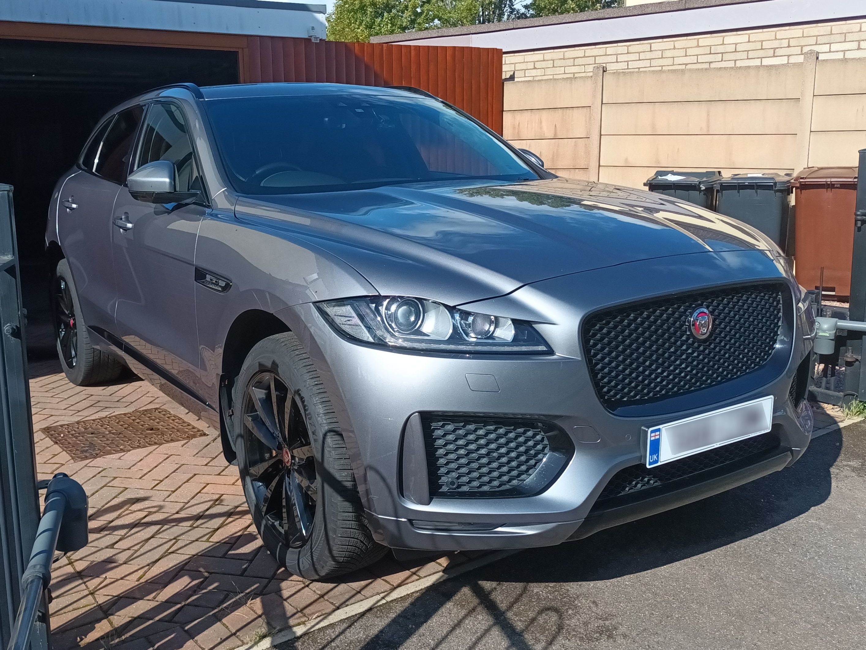 Jaguar F-PACE