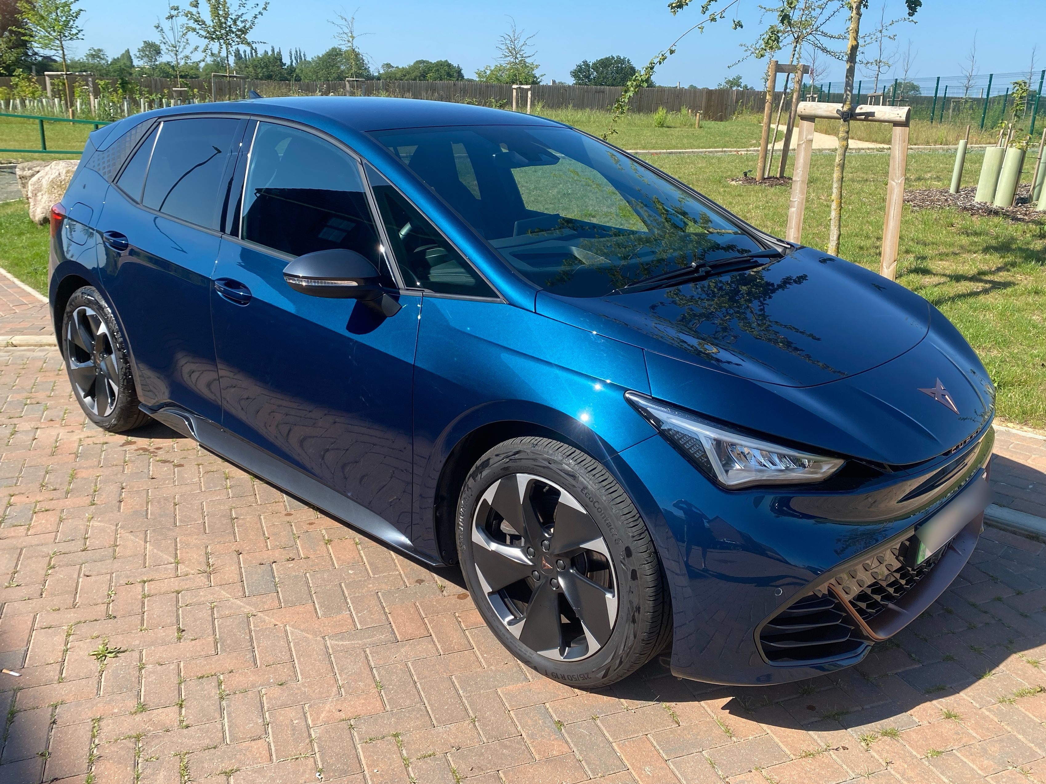 Cupra Born V2 EV