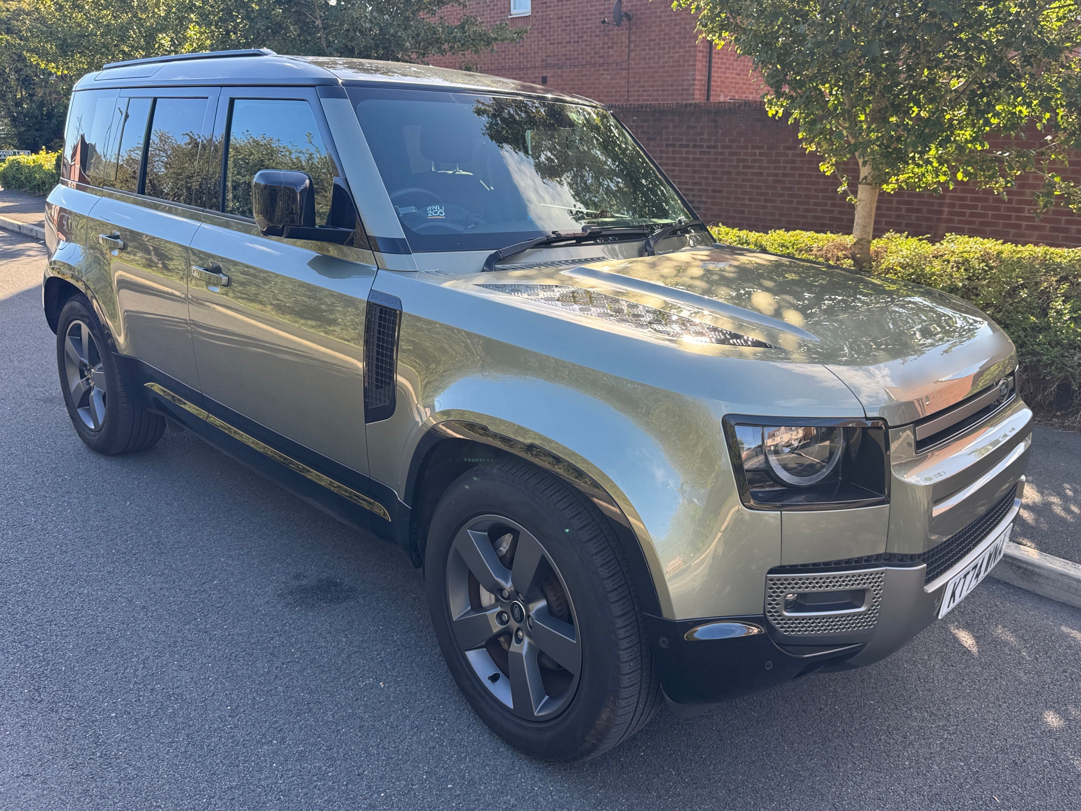 Land Rover Defender