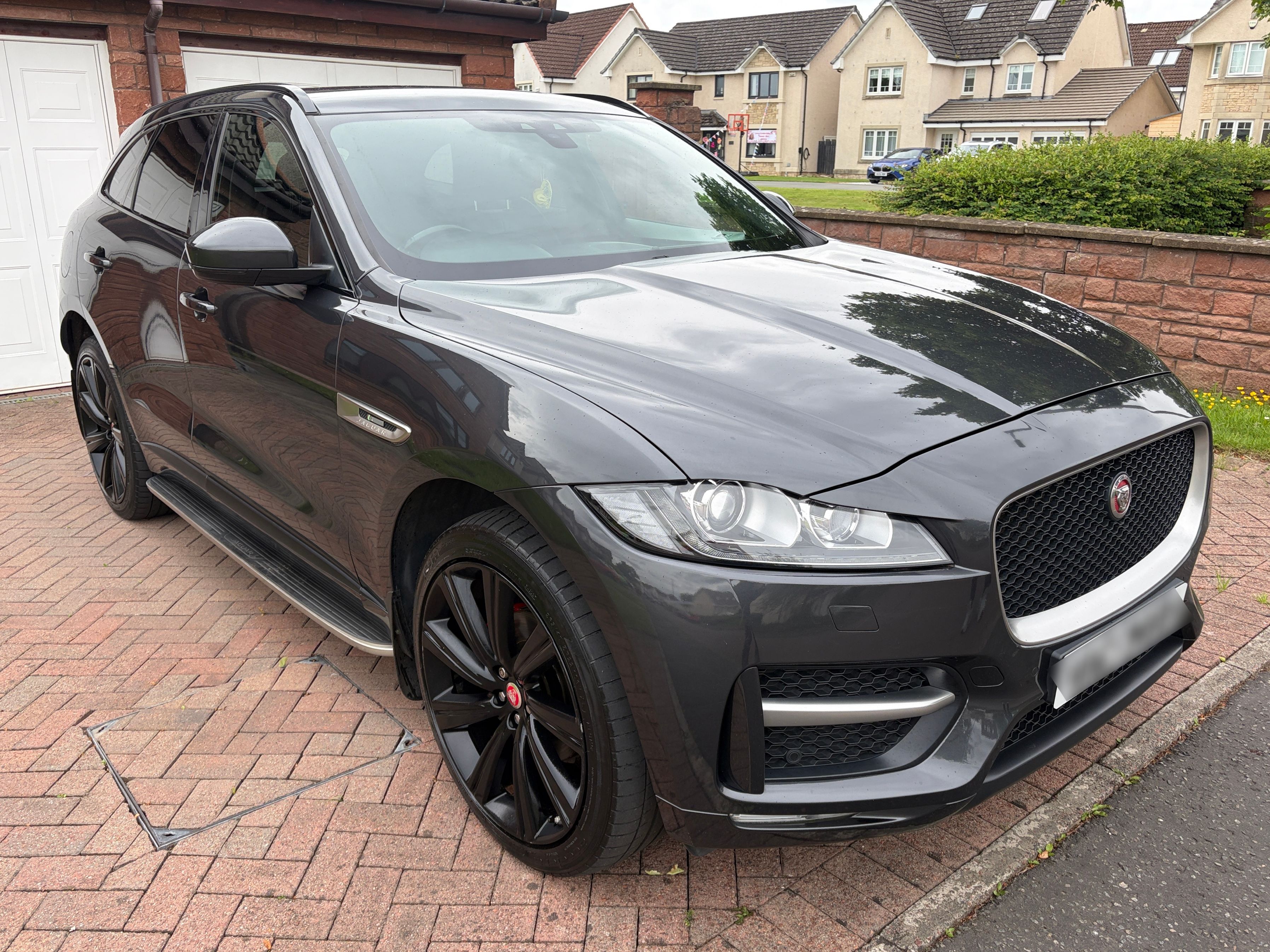 Jaguar F-PACE
