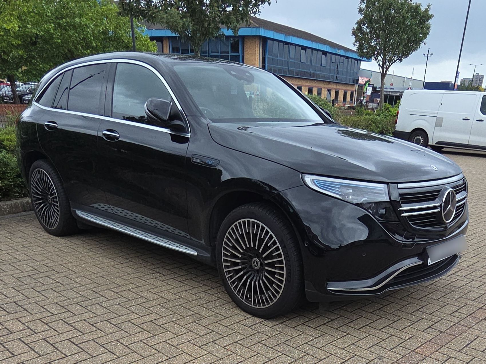 Mercedes EQC 400 AMG Line Premium + 4M
