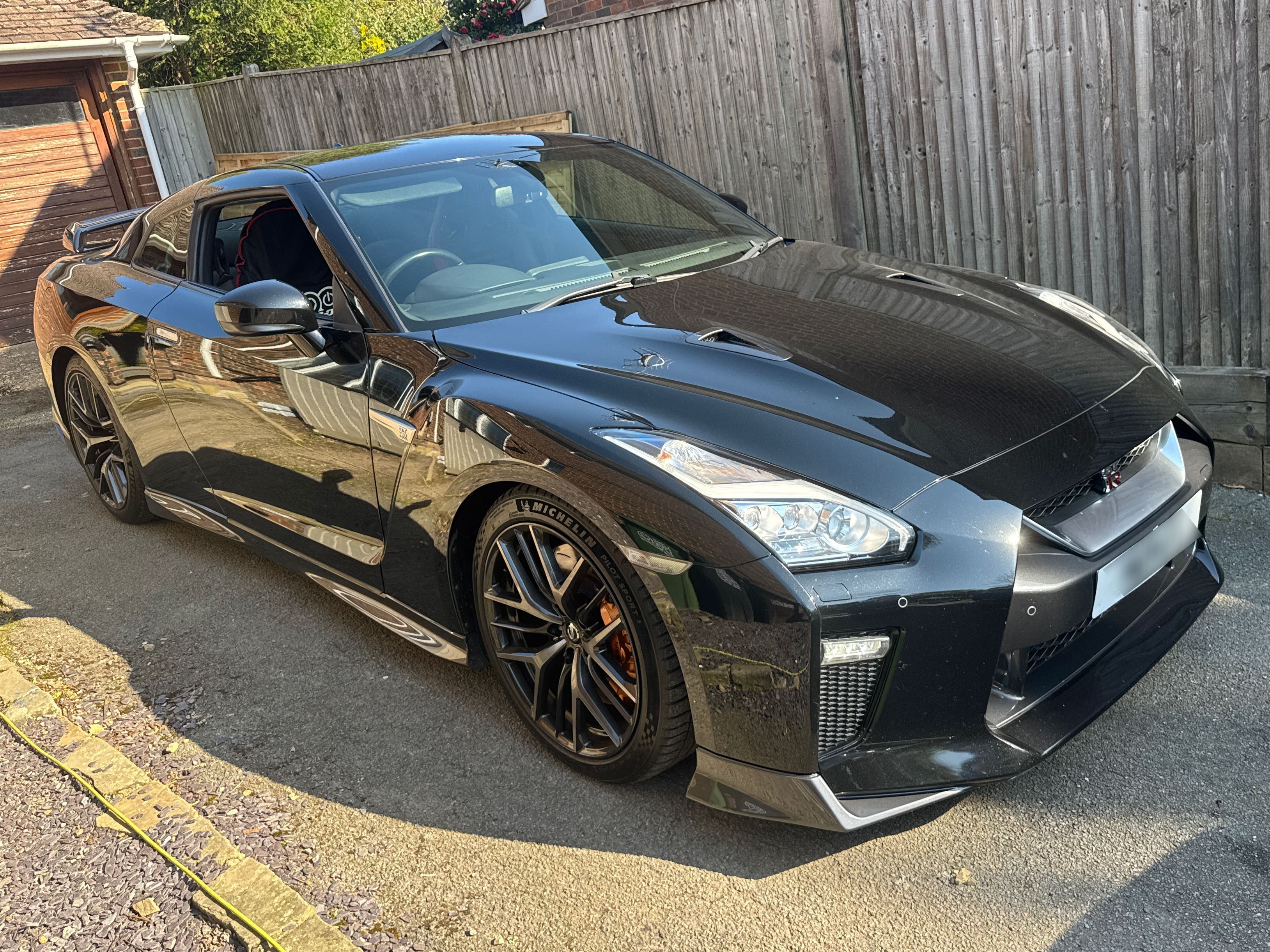 Nissan GT-R