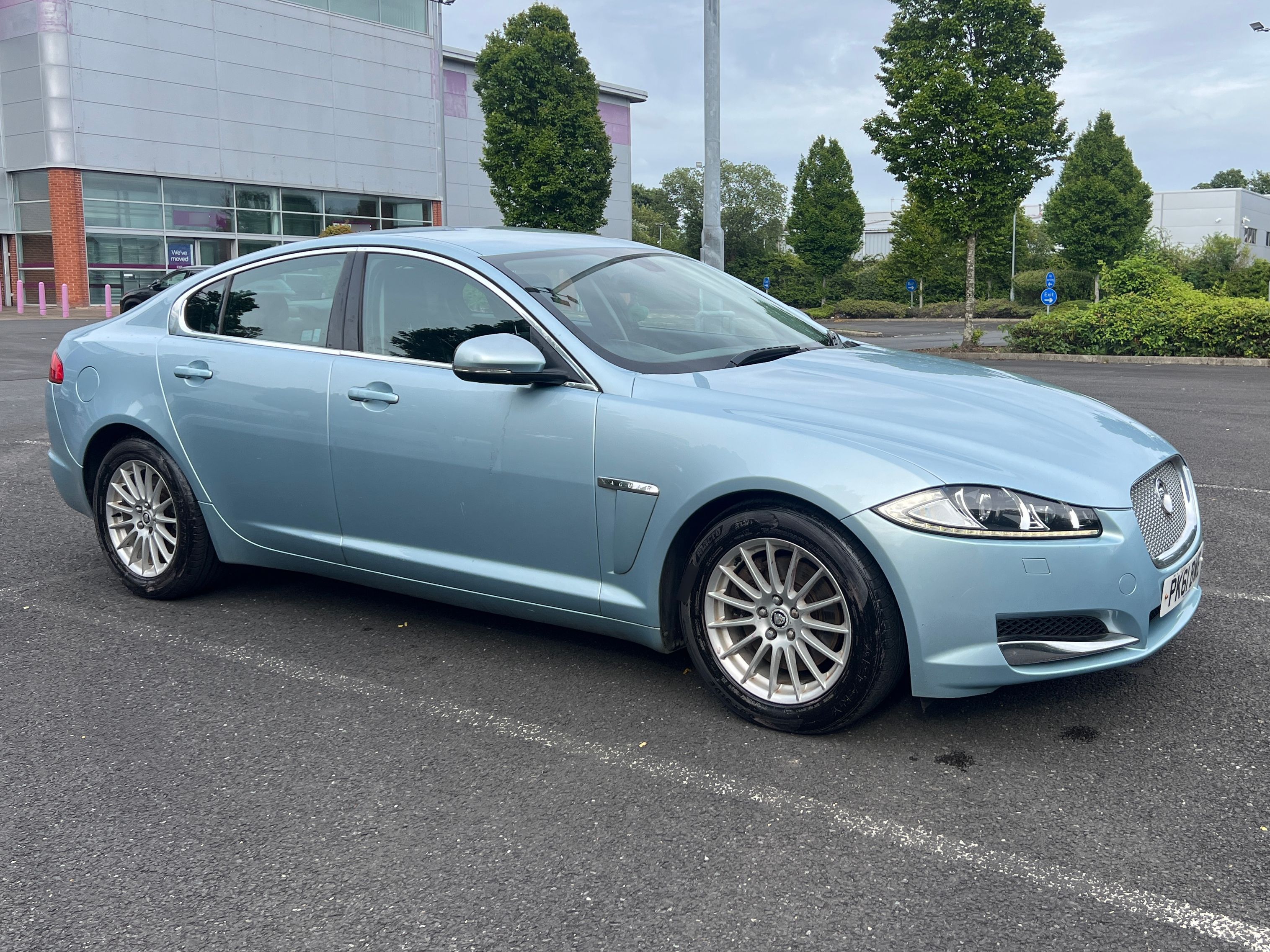 Jaguar XF SE D 