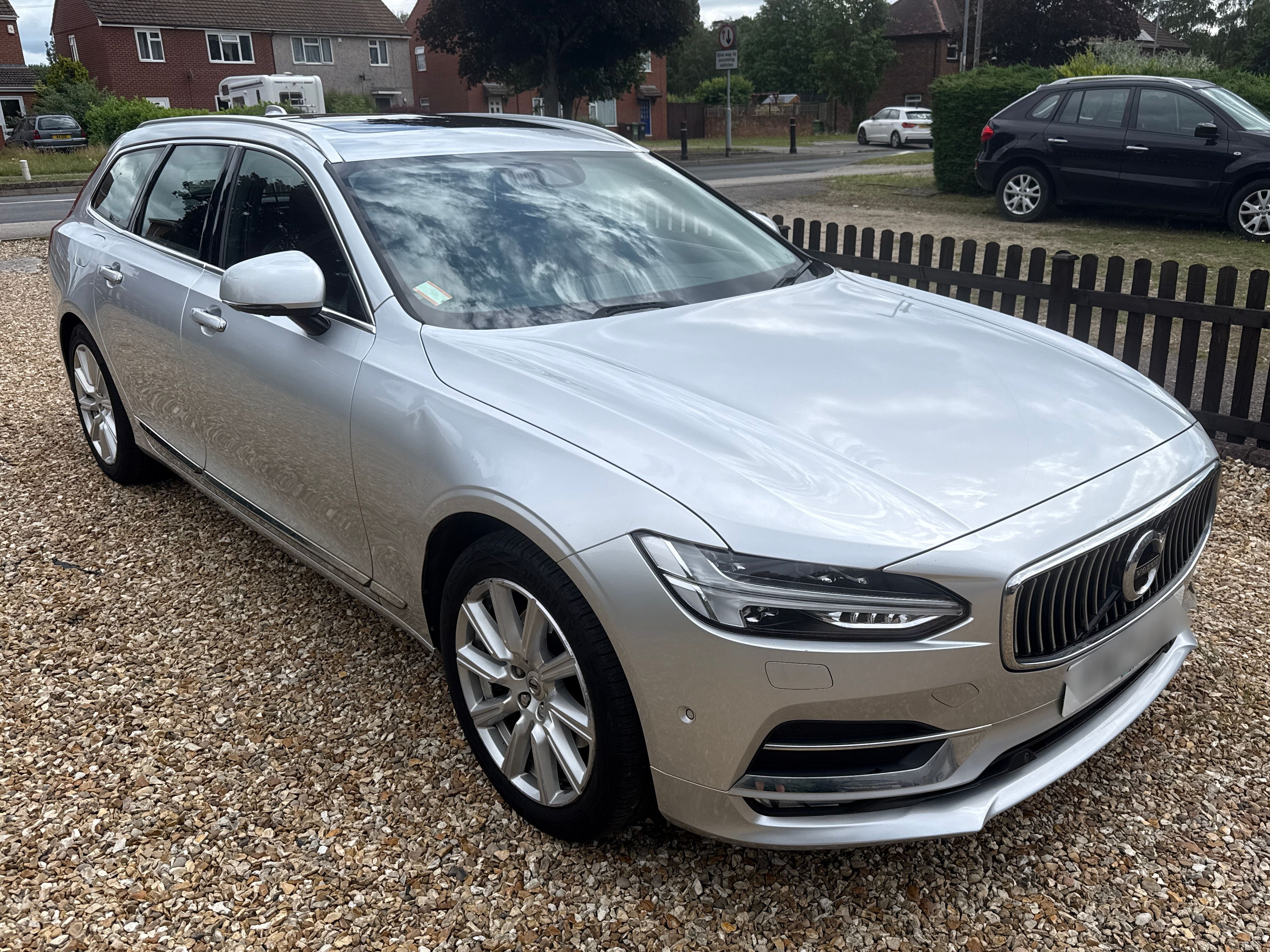 Volvo V90