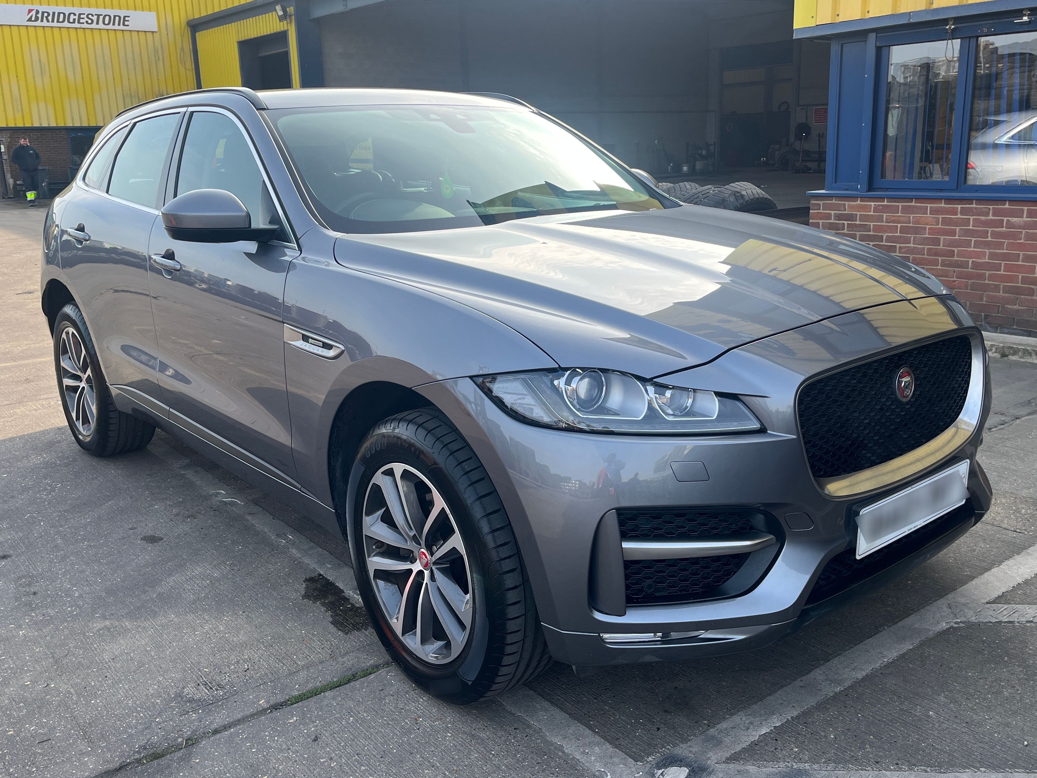 Jaguar F-PACE