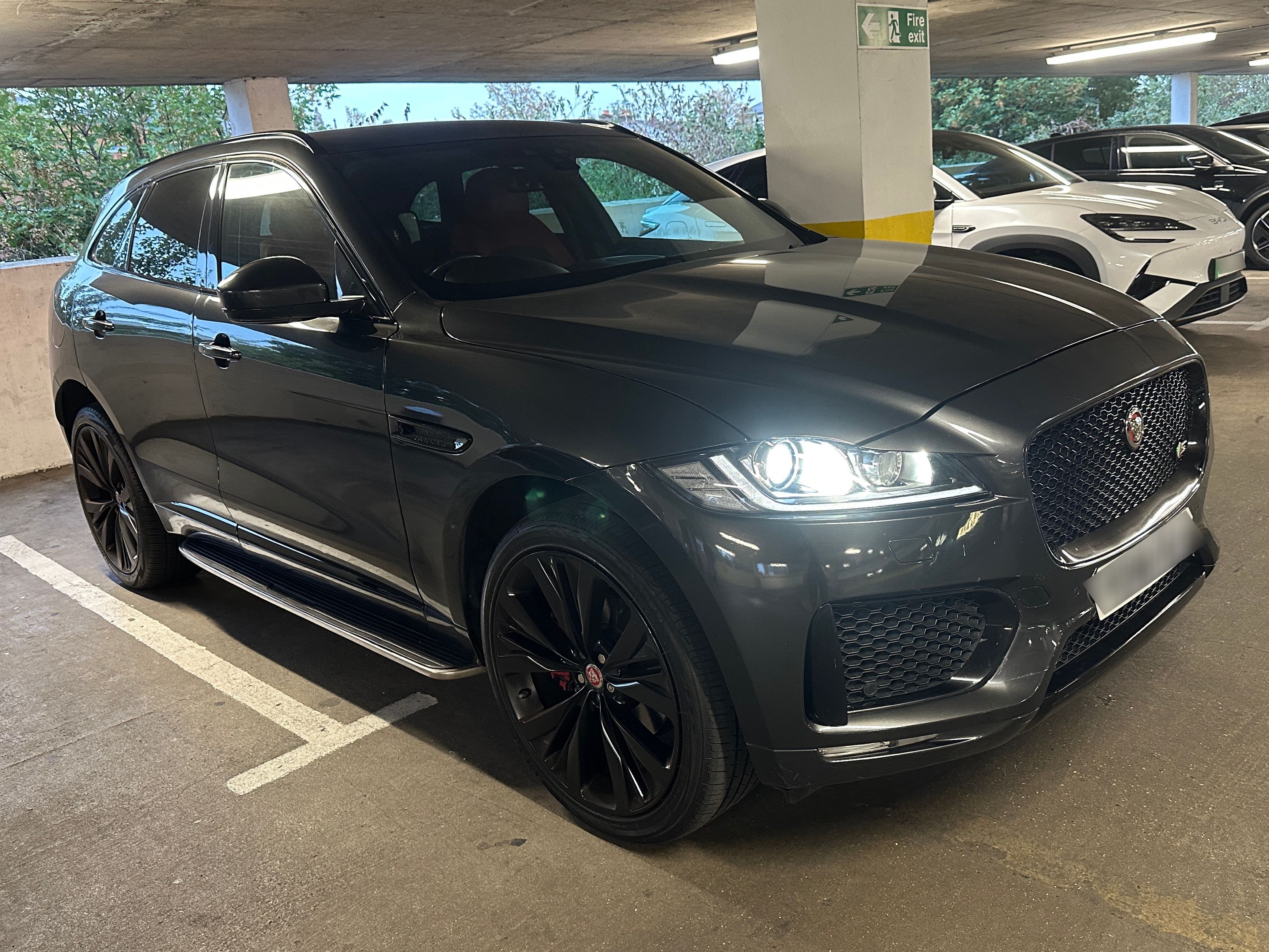 Jaguar F-PACE