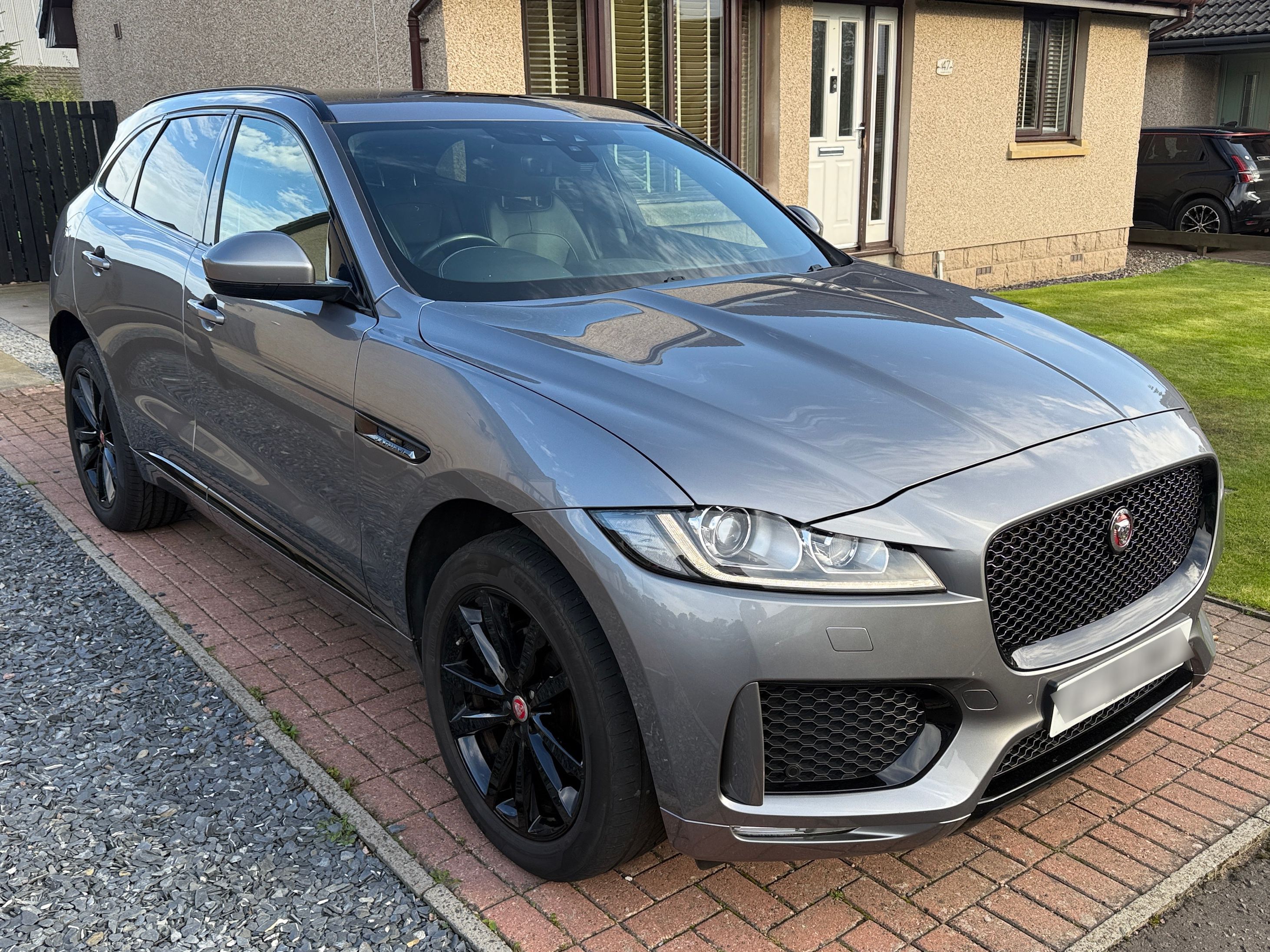 Jaguar F-PACE