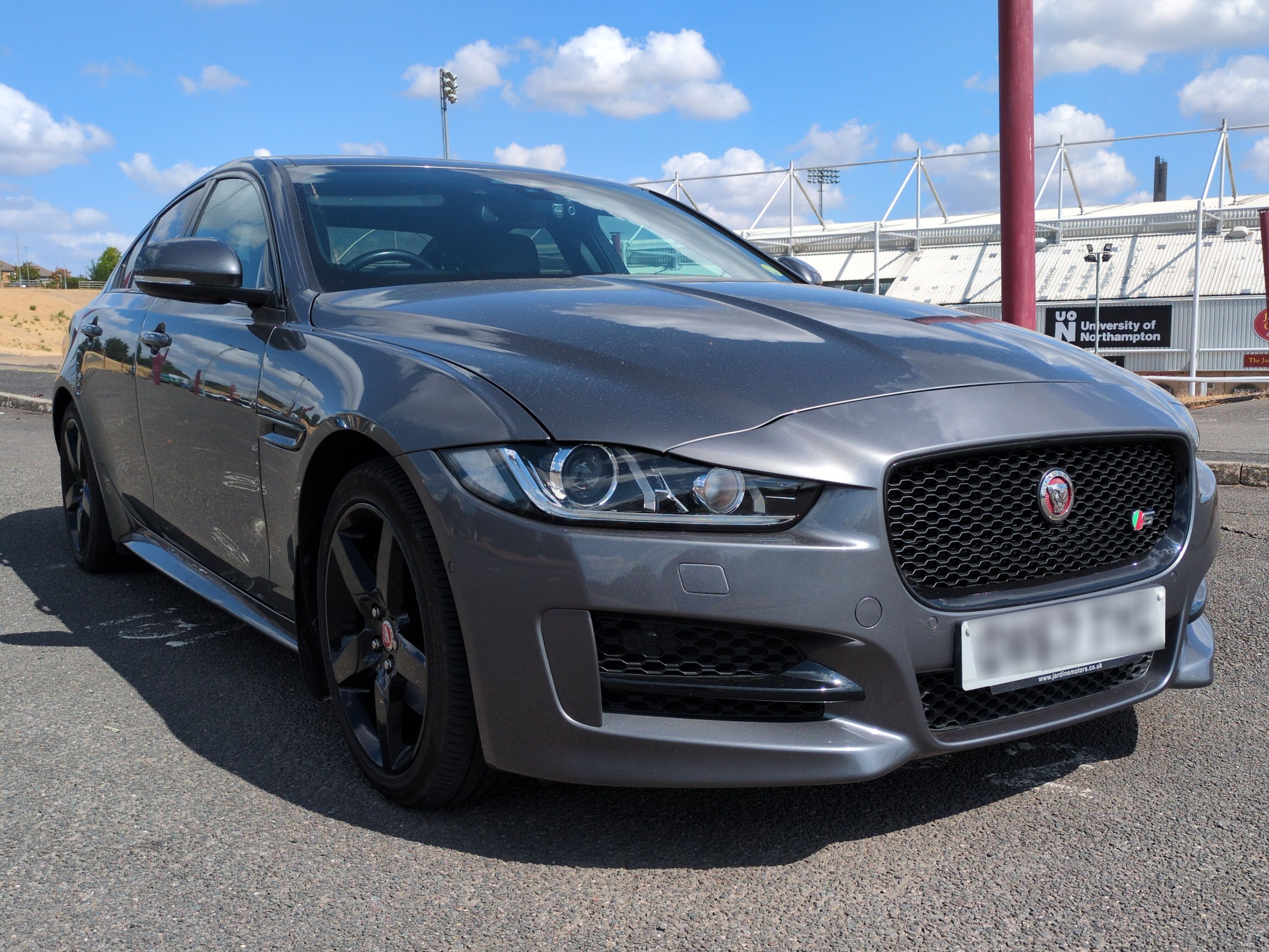 Jaguar XE R-Sport D Auto