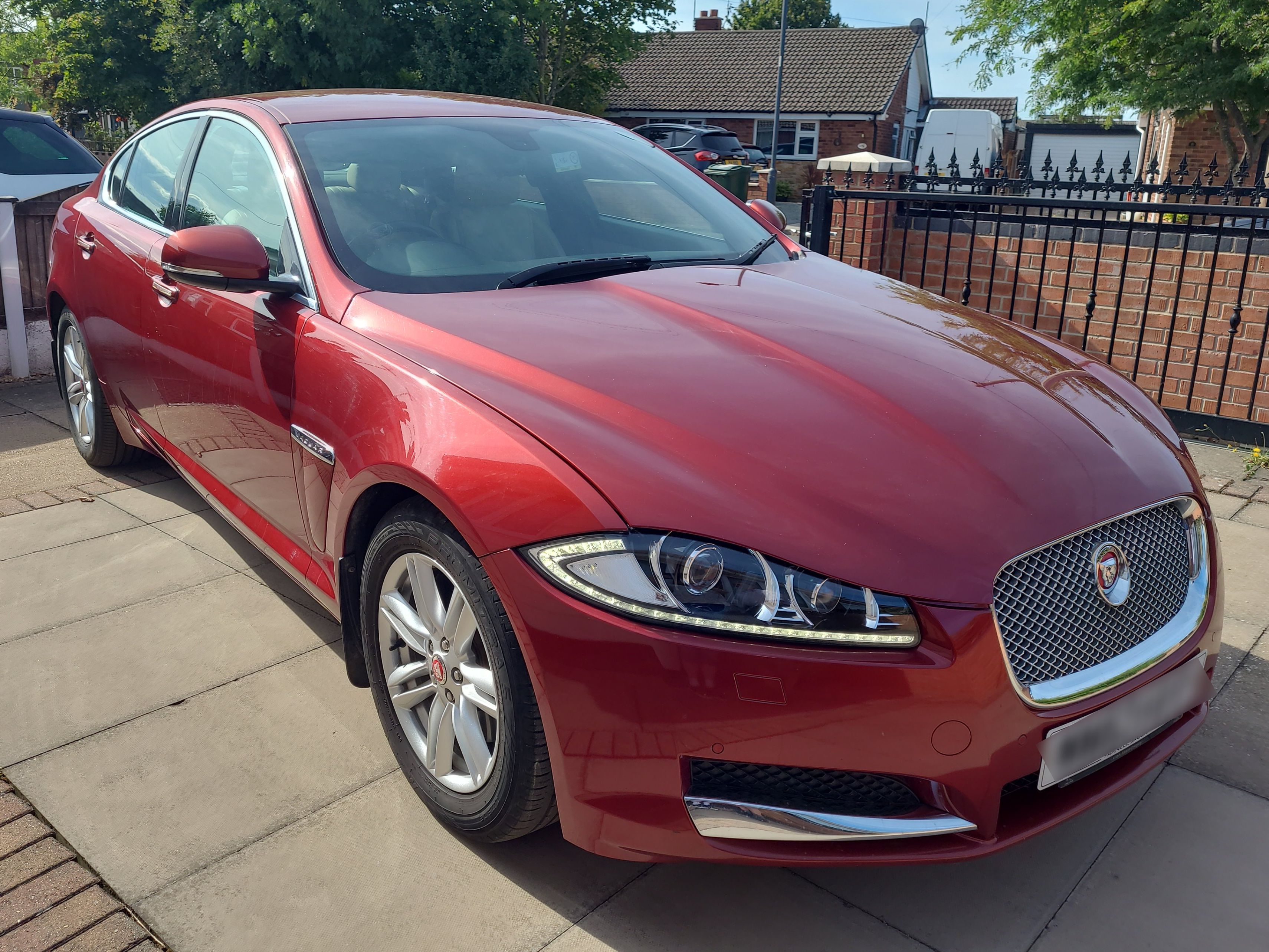 Jaguar XF Luxury D Auto