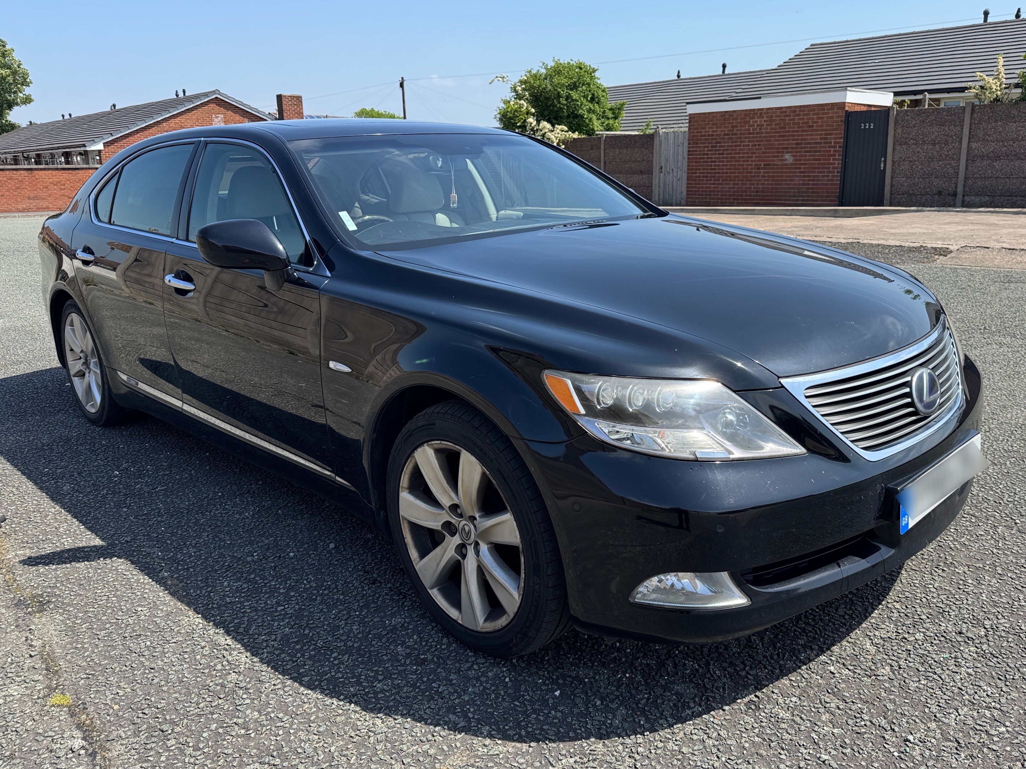 Lexus LS 600H L RSR