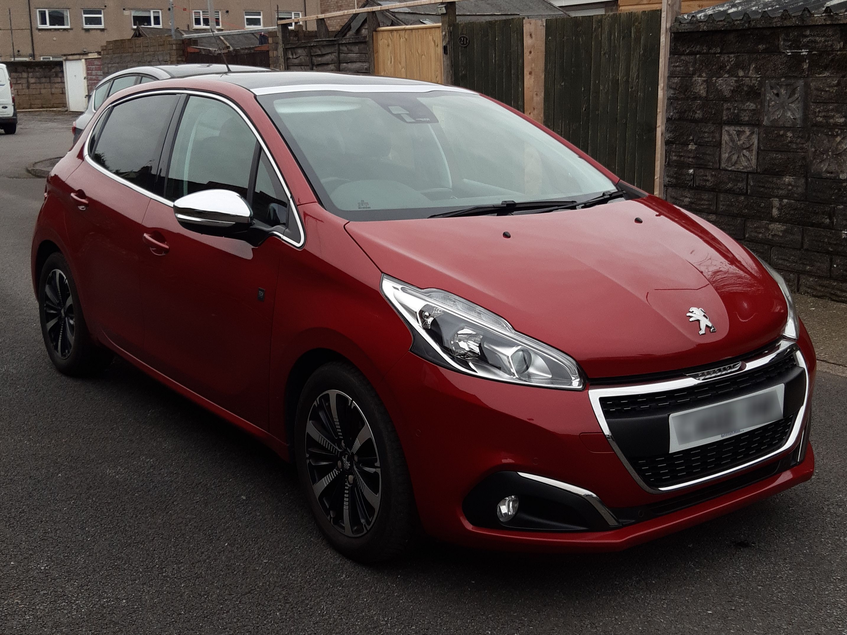 Peugeot 208