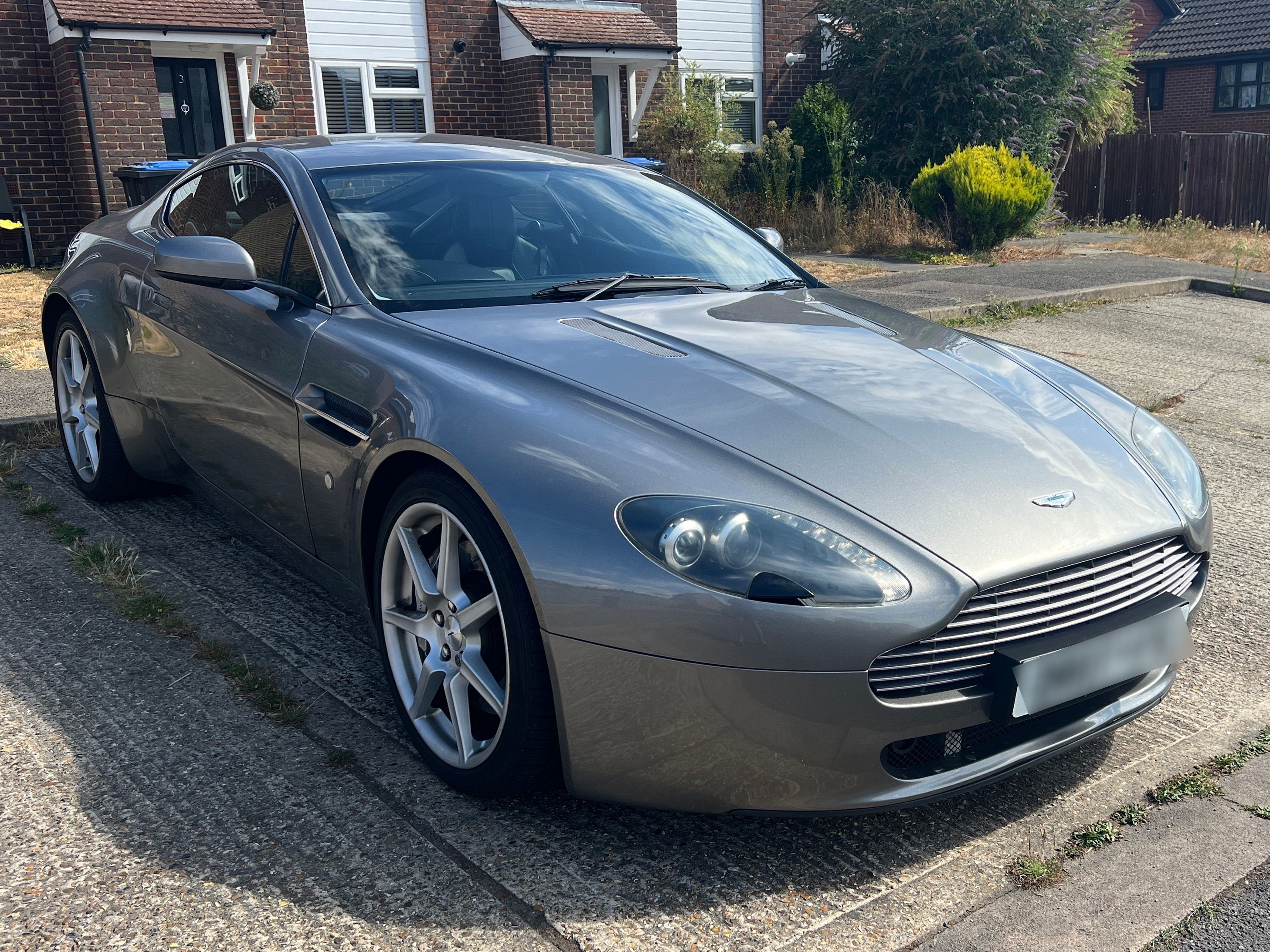 Aston Martin Vantage