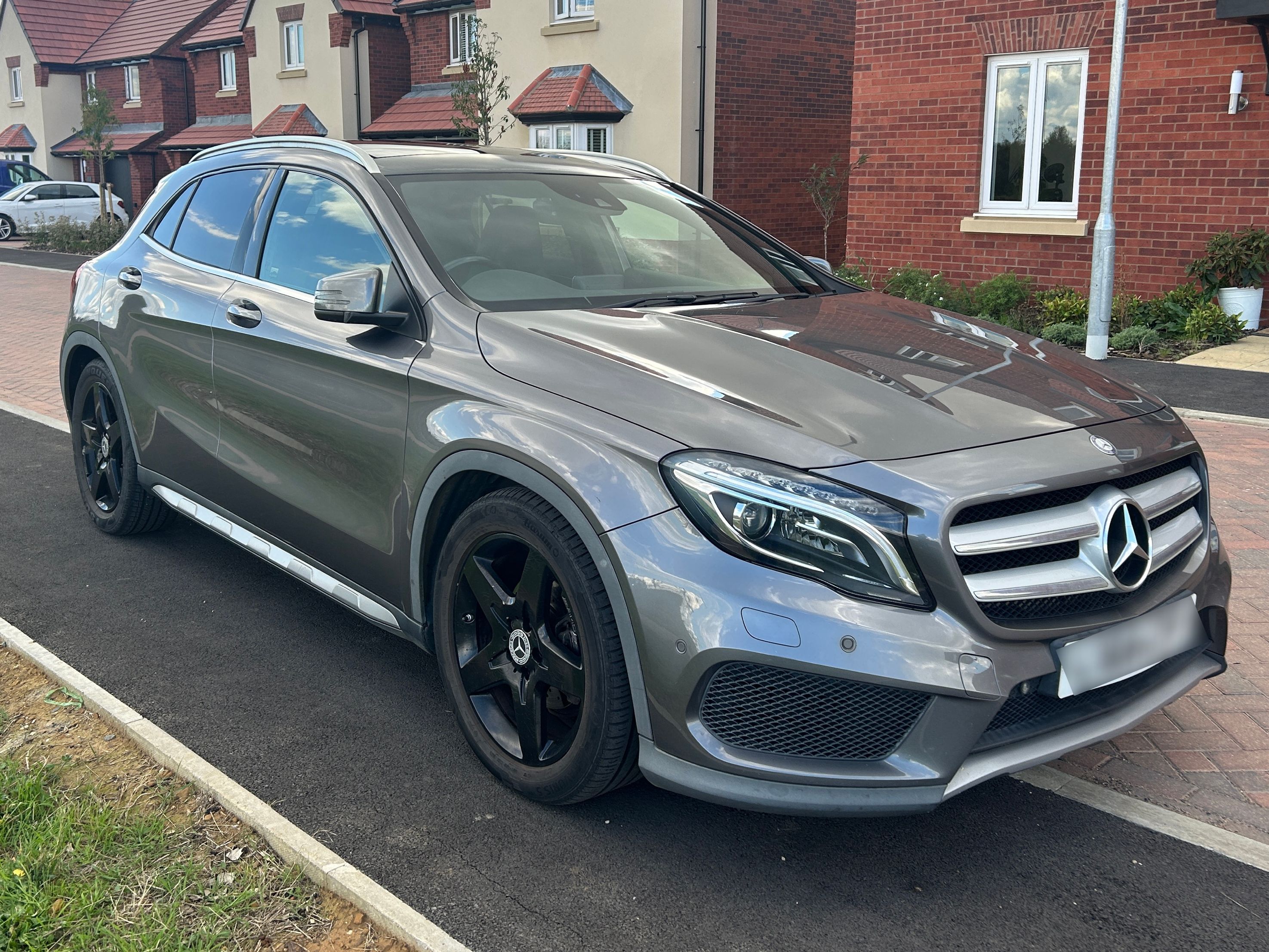 Mercedes GLA200 AMG Line Premium + CDI