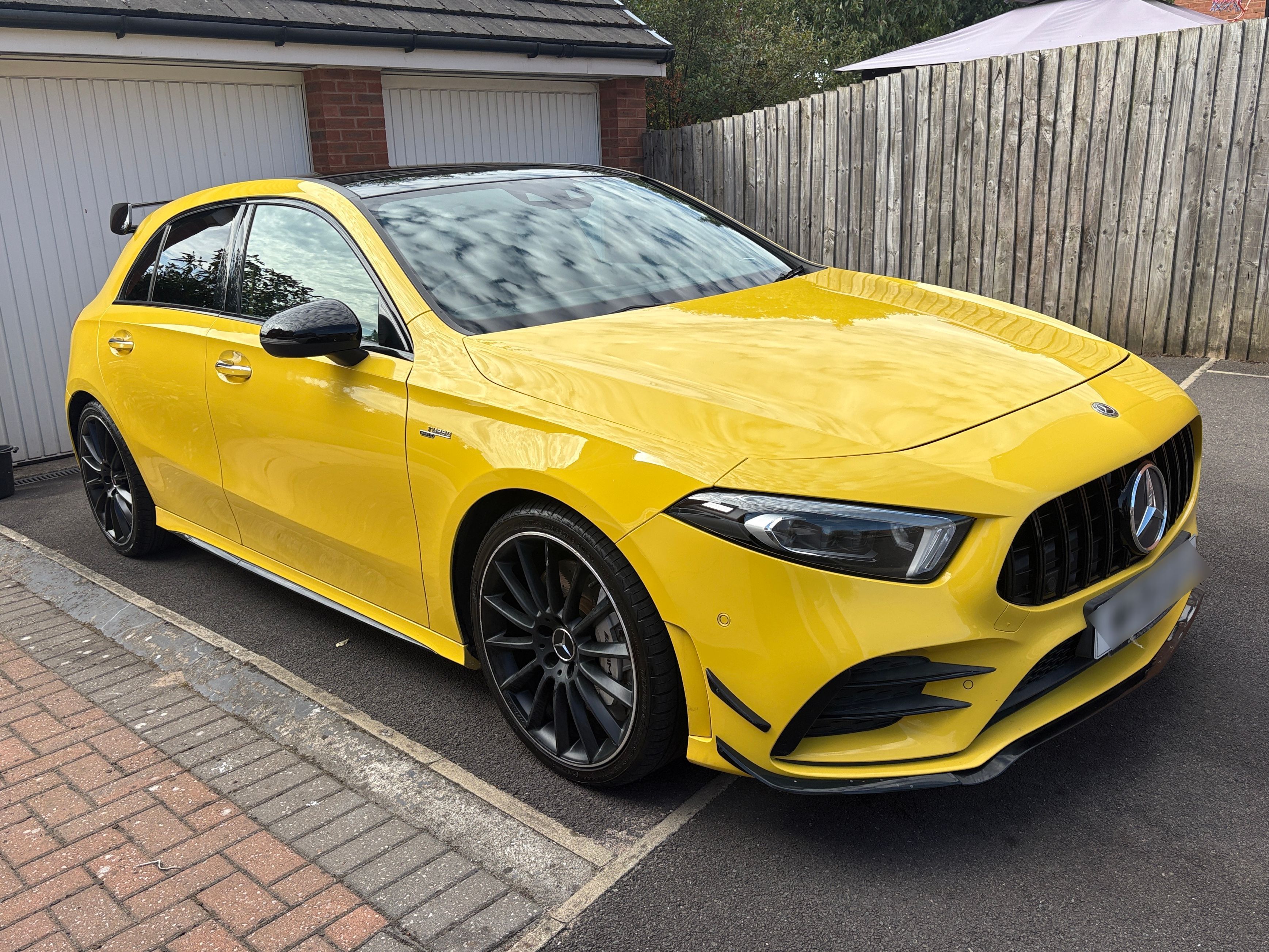 Mercedes AMG A 35 4MATIC Premium +
