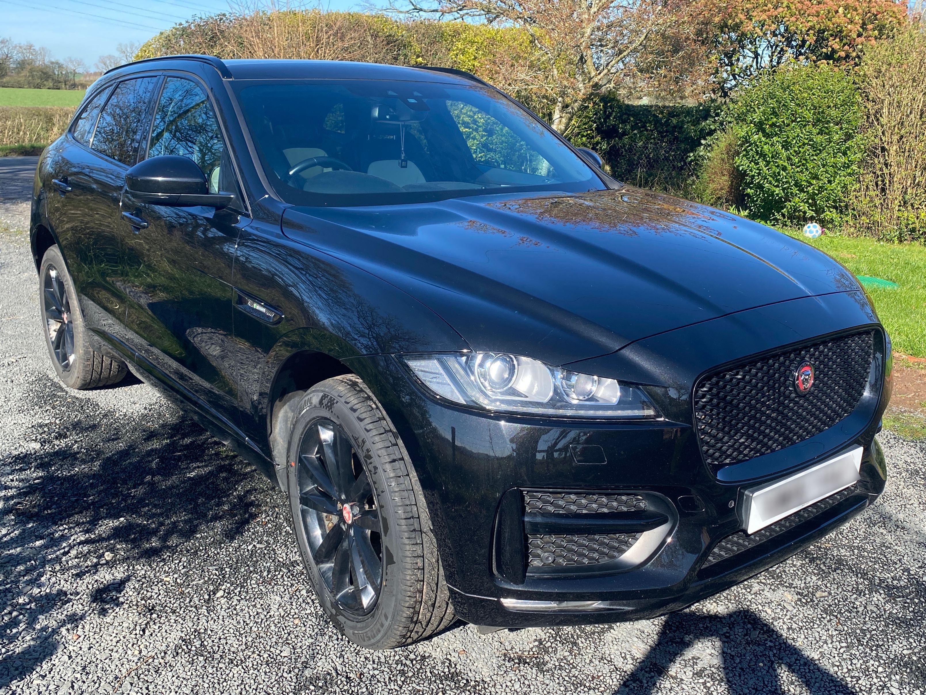 Jaguar F-PACE