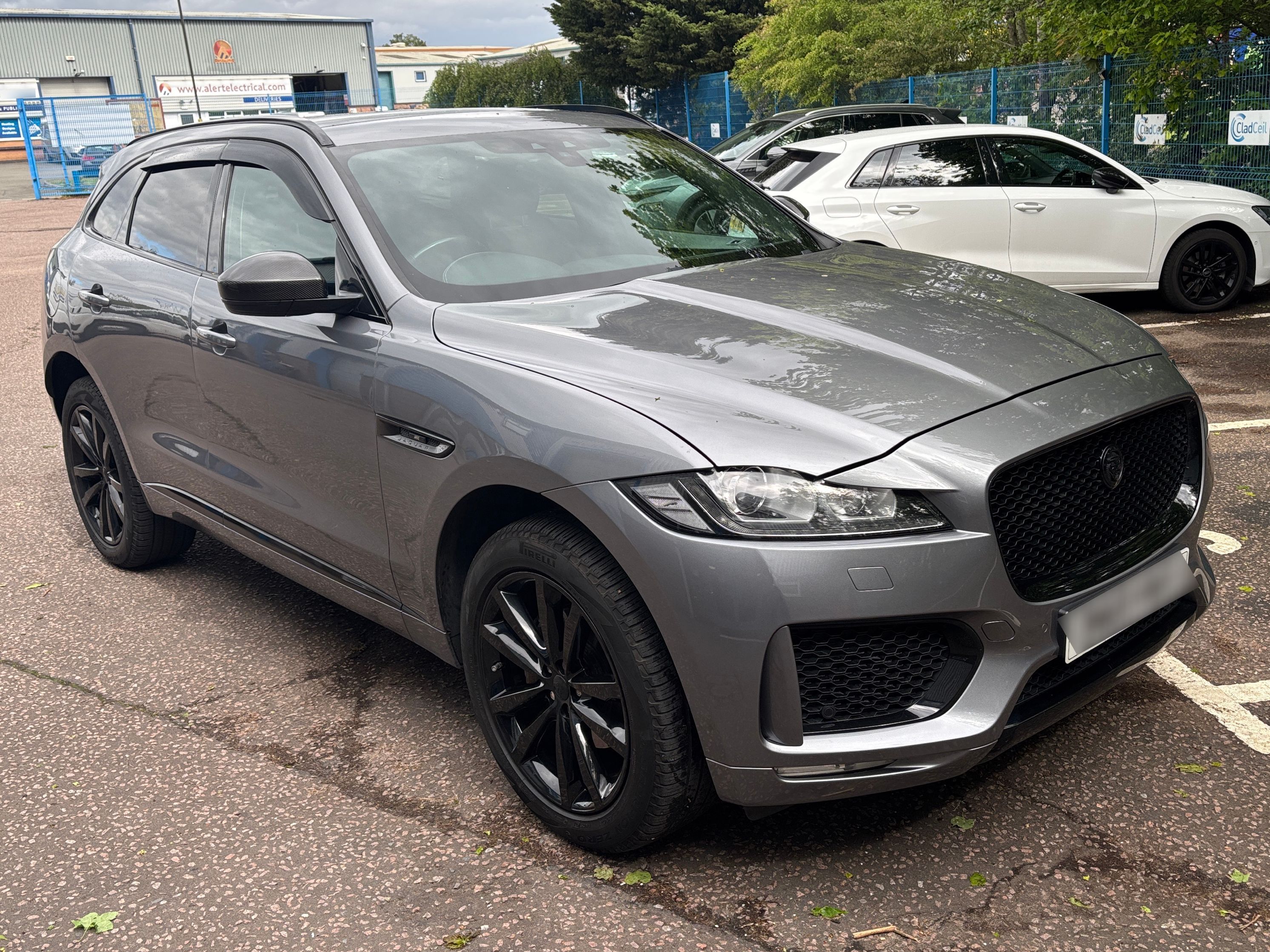 Jaguar F-PACE