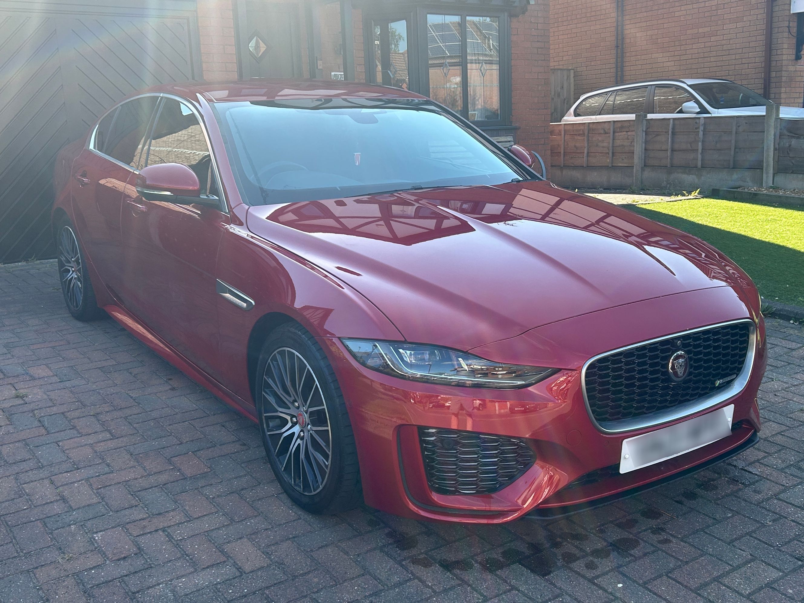 Jaguar XE R-DYNAMIC S D MHEV Auto