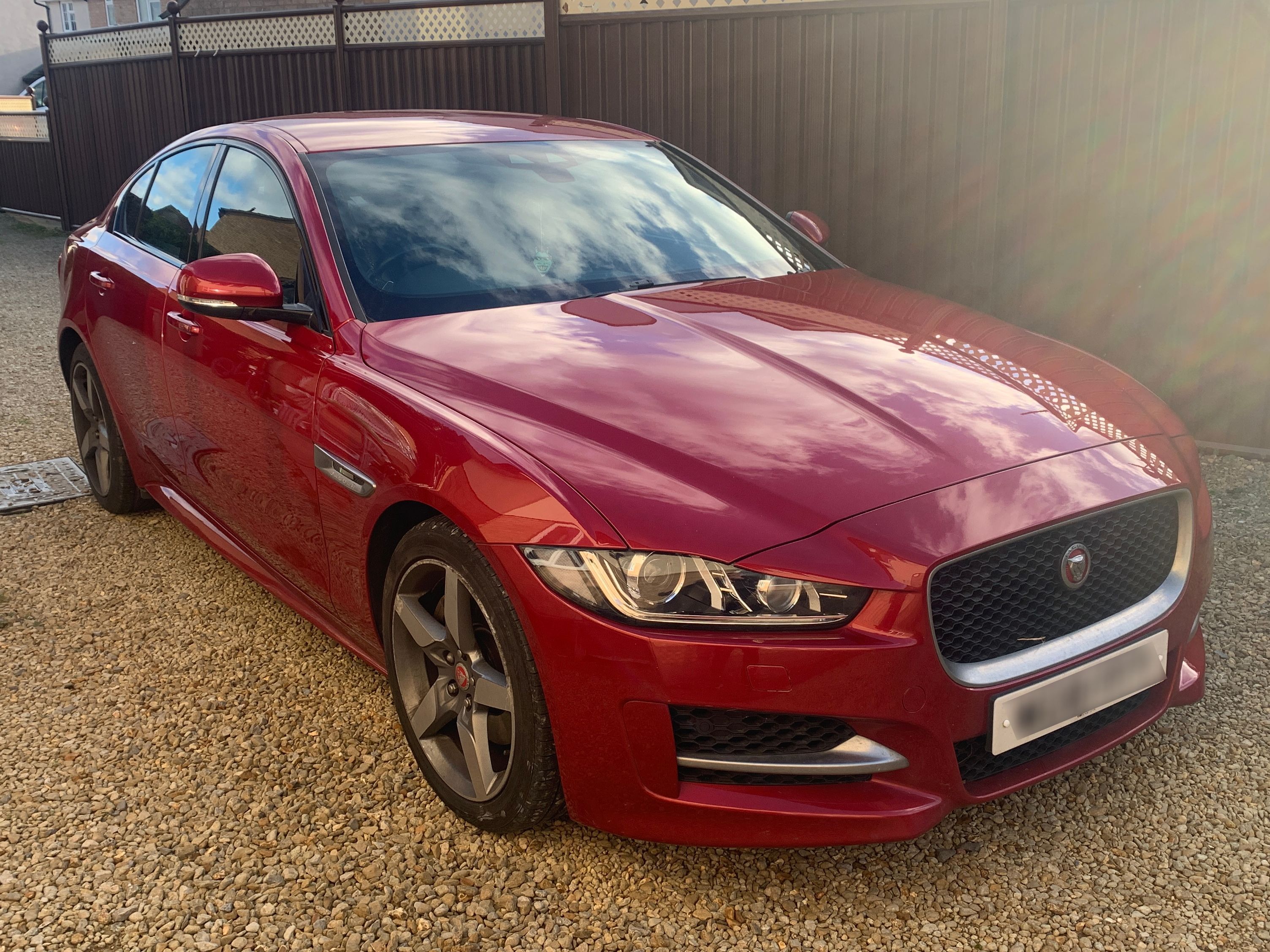 Jaguar XE R-Sport D Auto