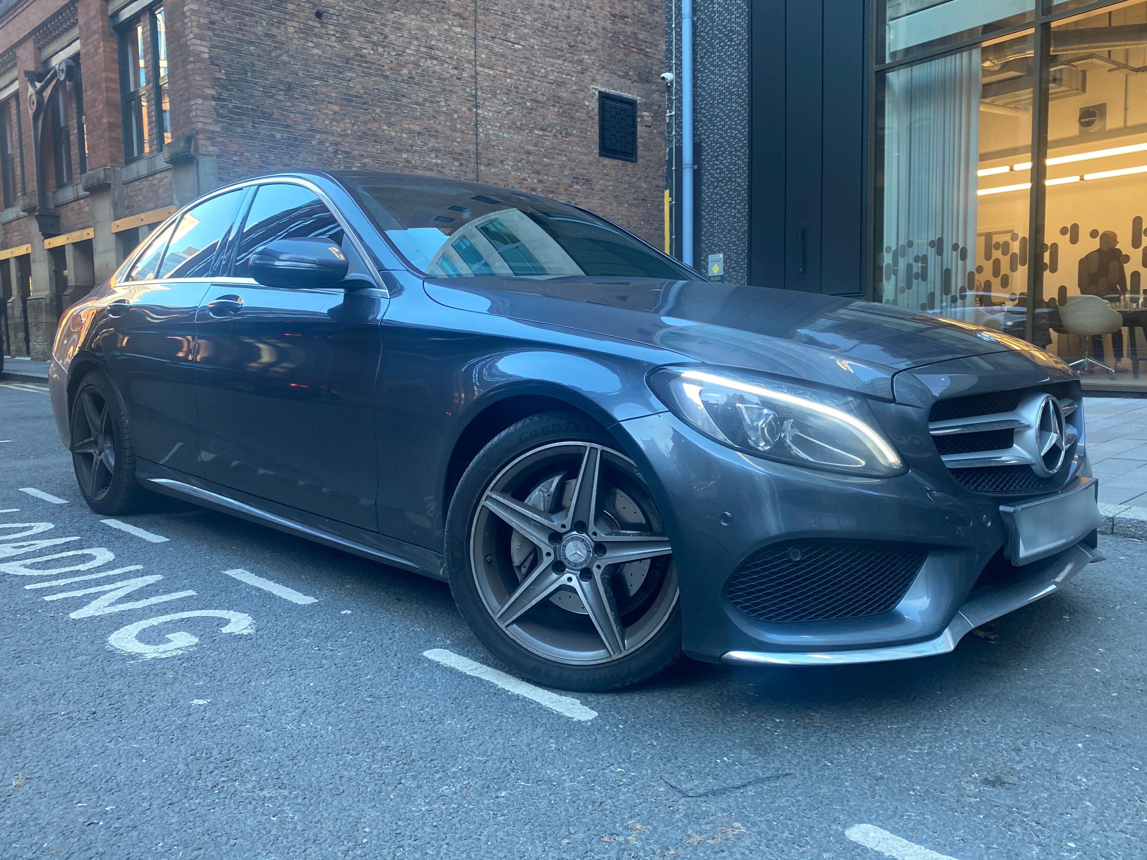 Mercedes C220 D AMG Line Premium + Auto