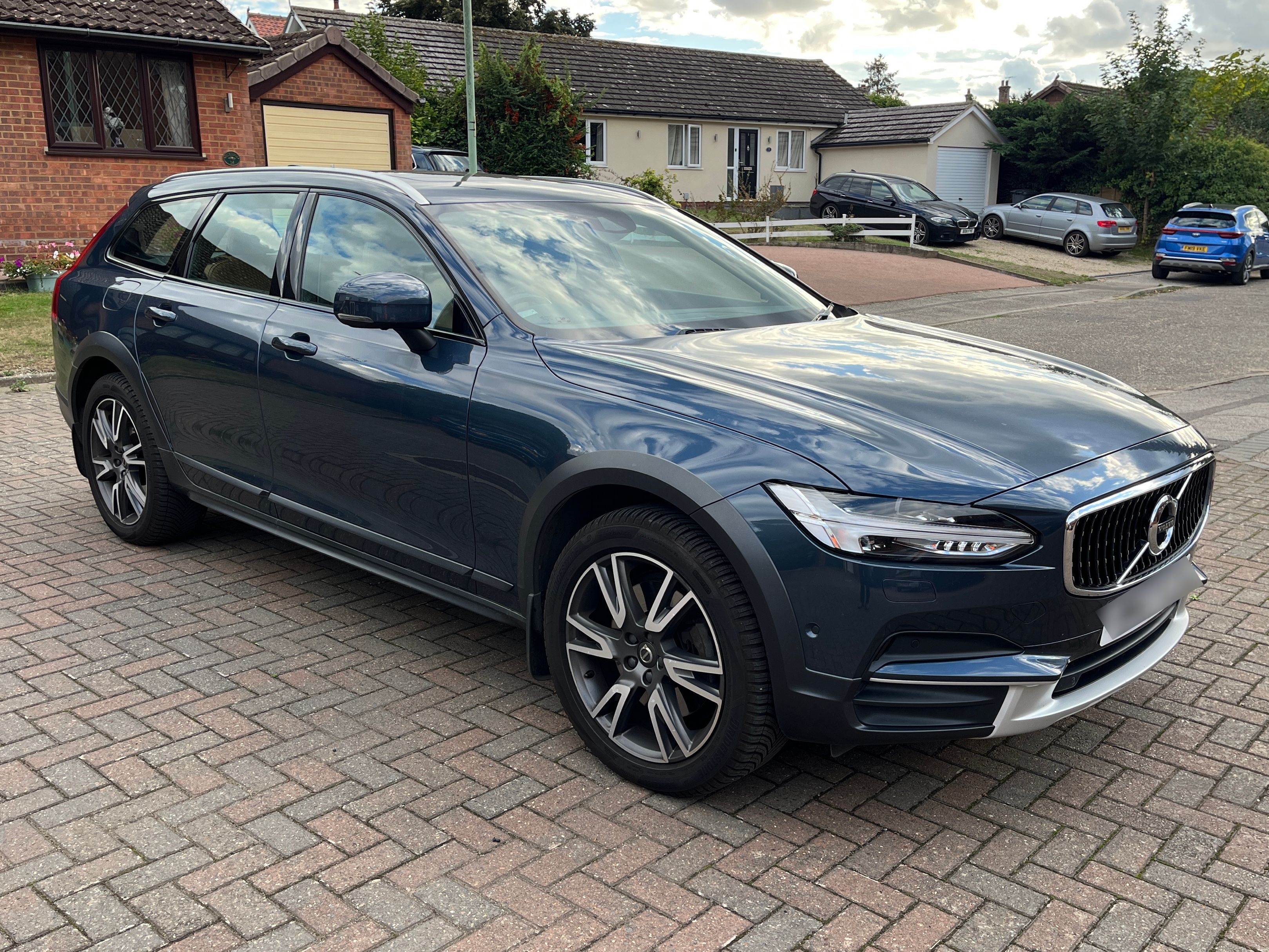 Volvo V90