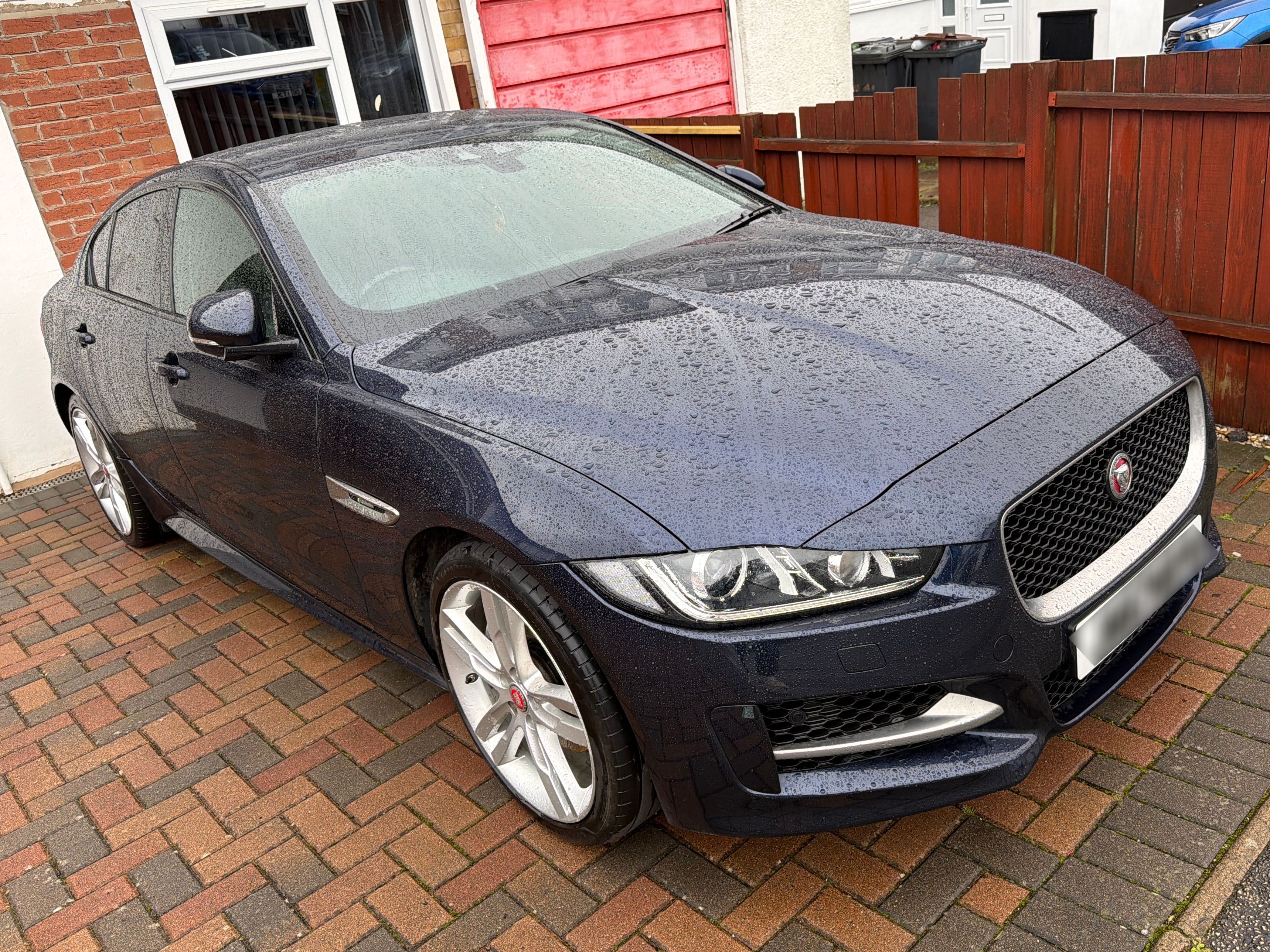 Jaguar XE R-Sport D Auto