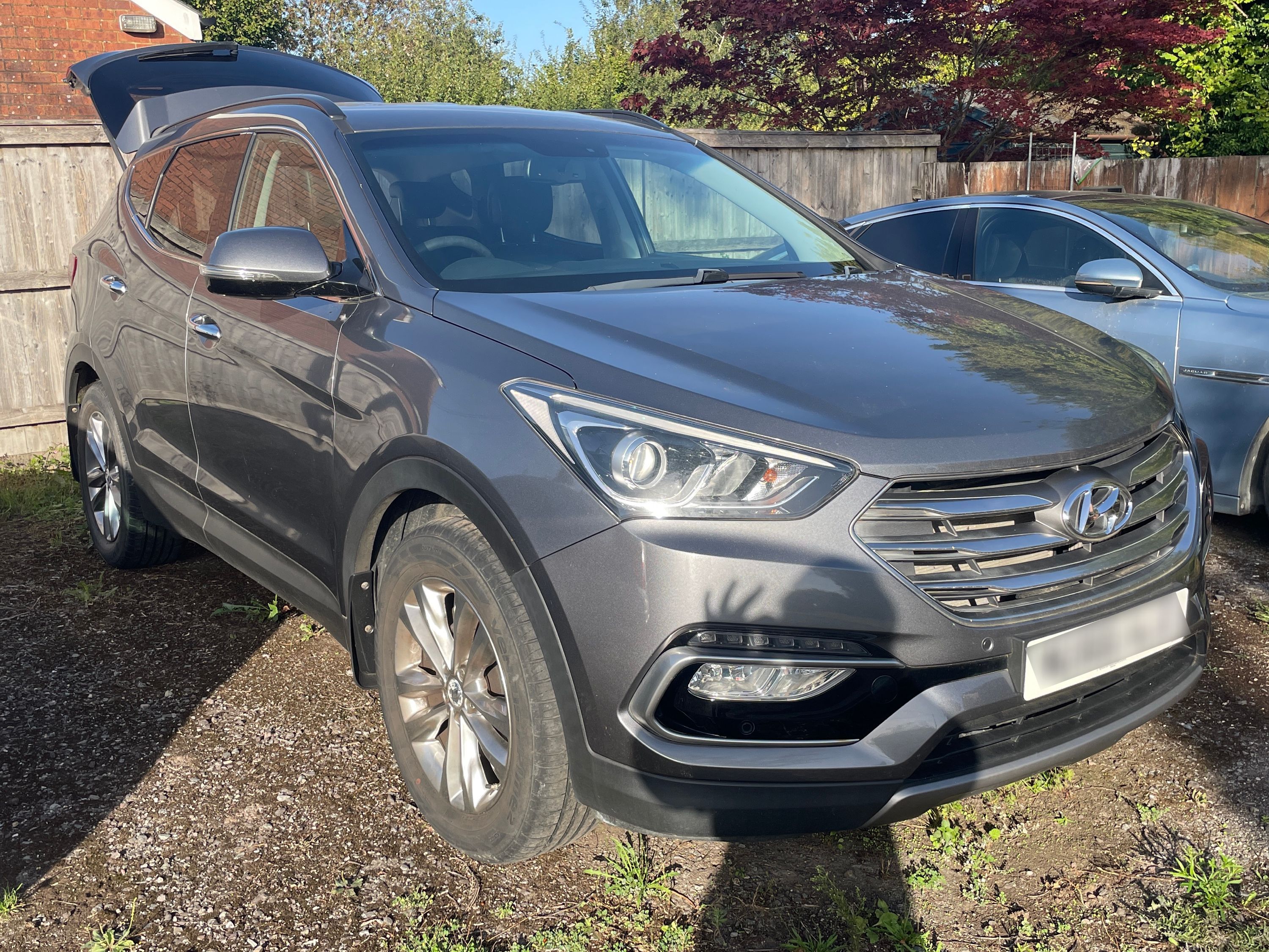 Hyundai Santa
