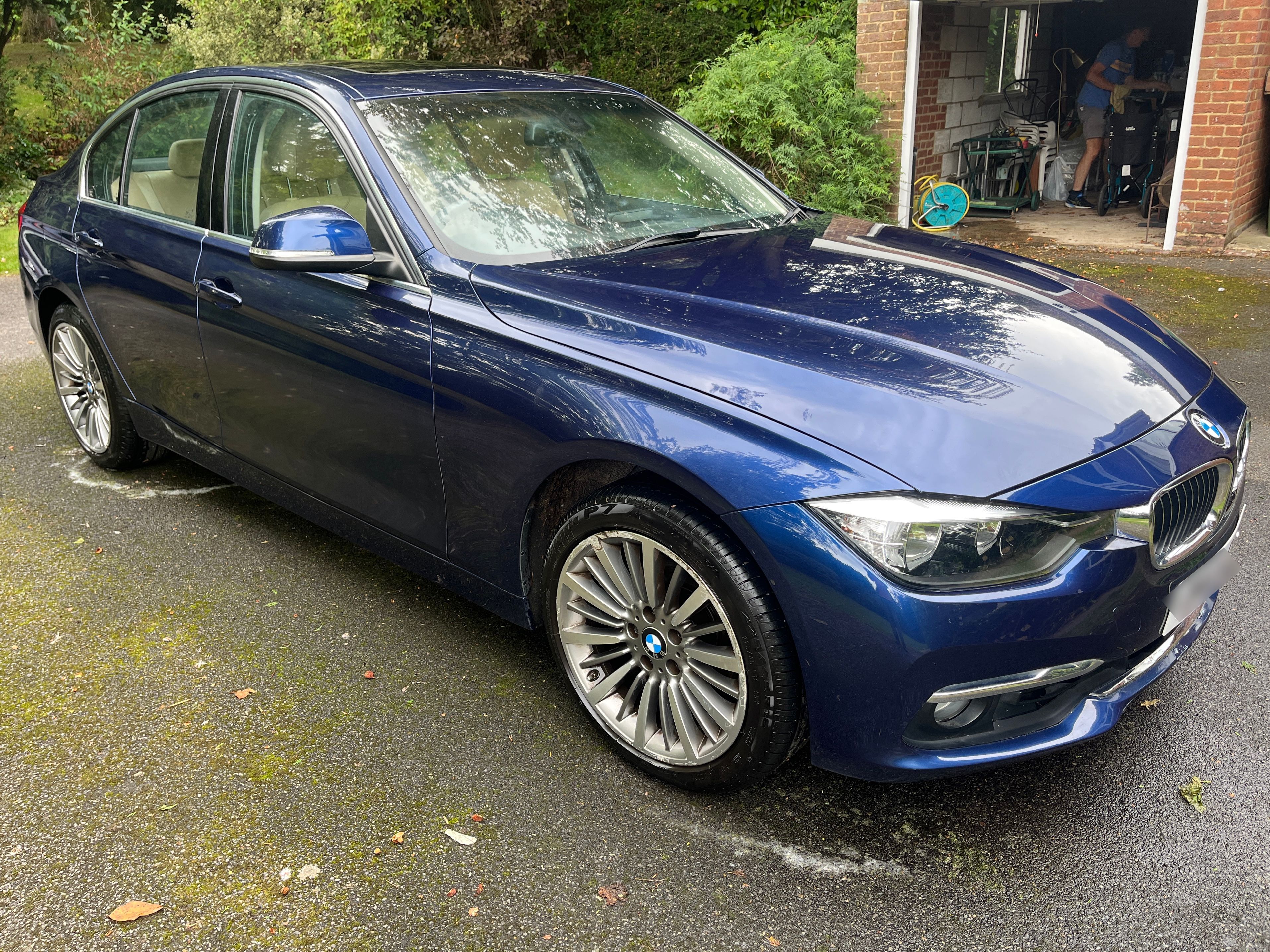 BMW 320I xDrive Luxury Auto