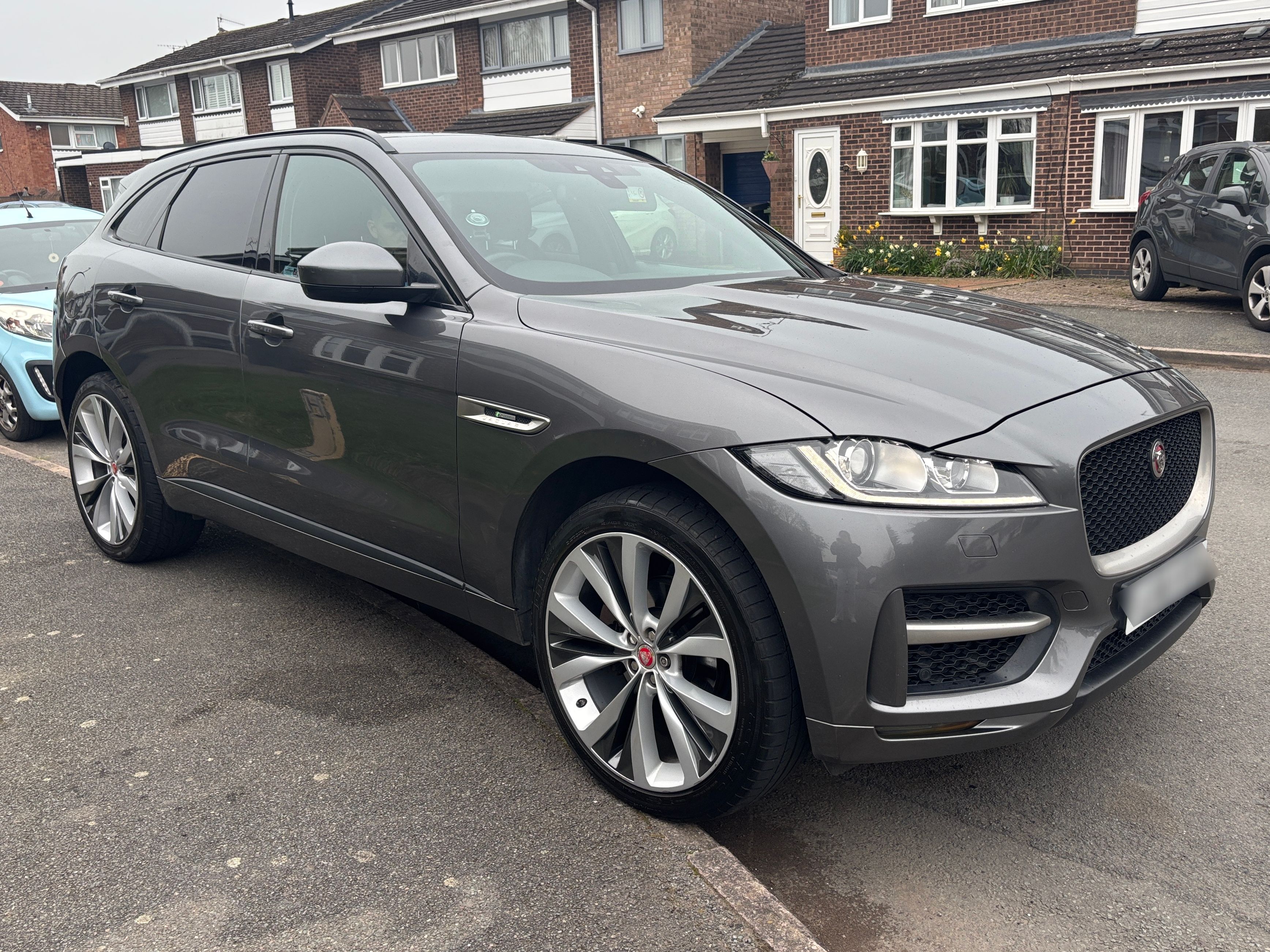 Jaguar F-PACE