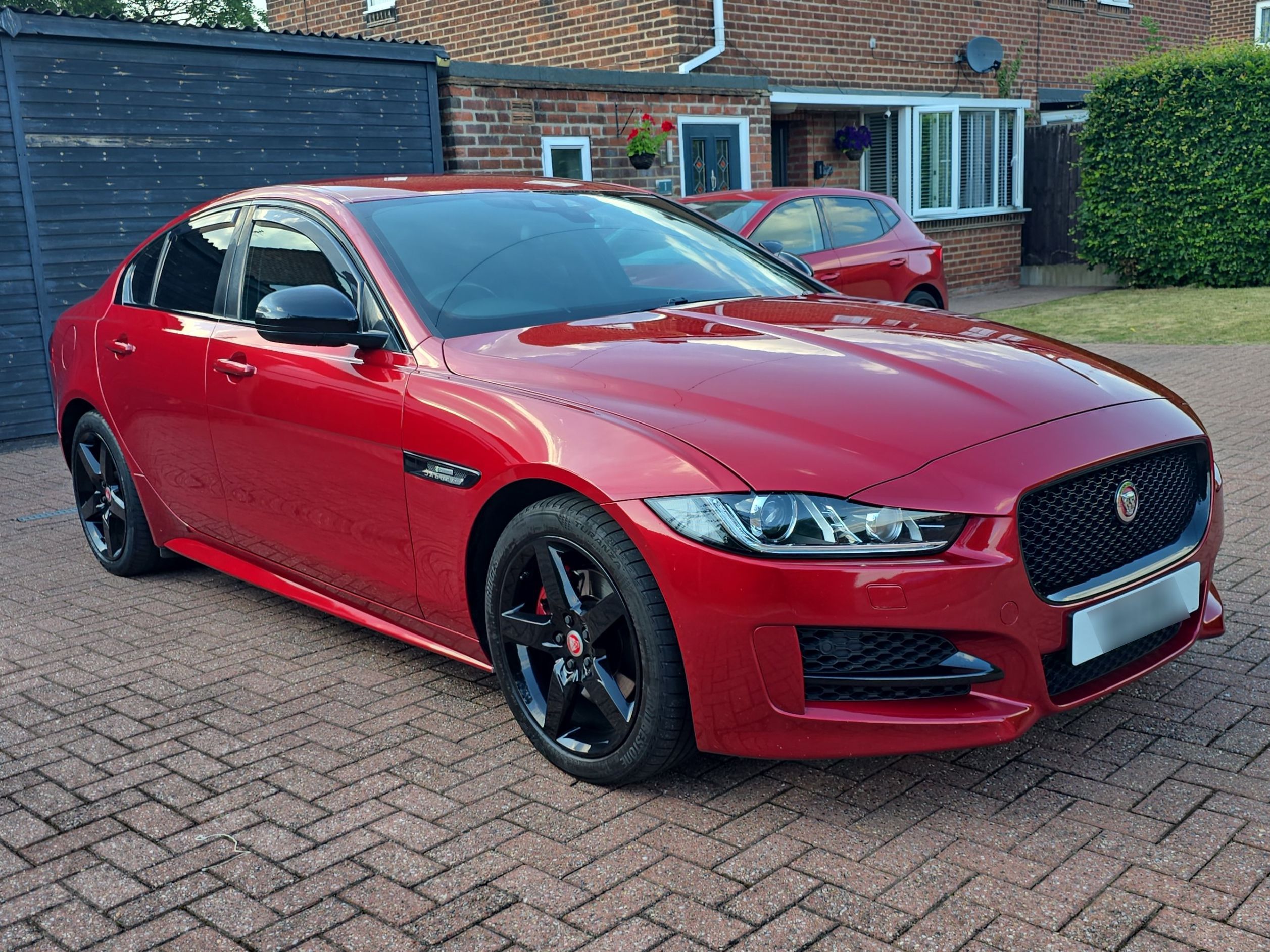Jaguar XE R-Sport D Auto
