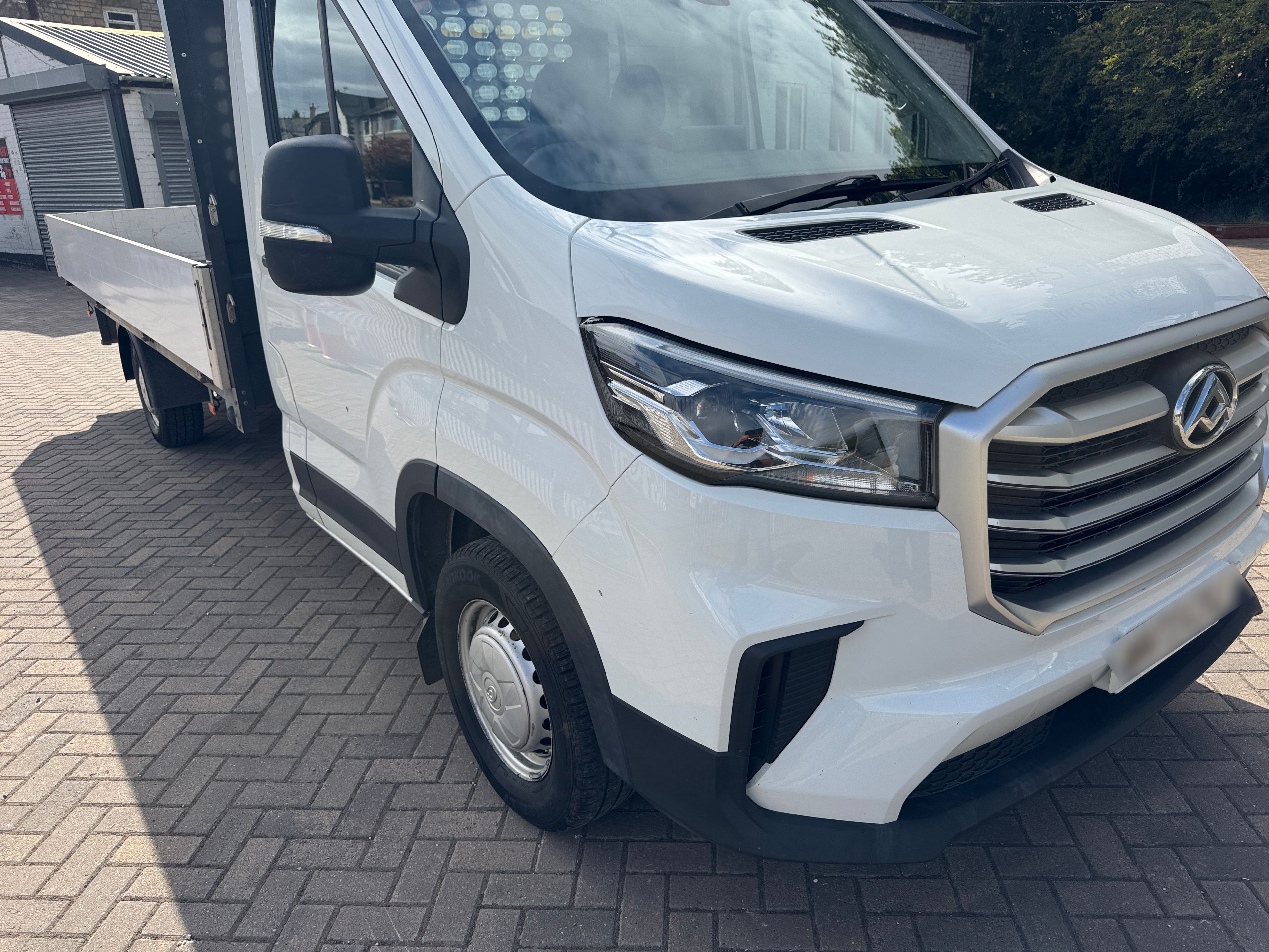 MAXUS Deliver 9