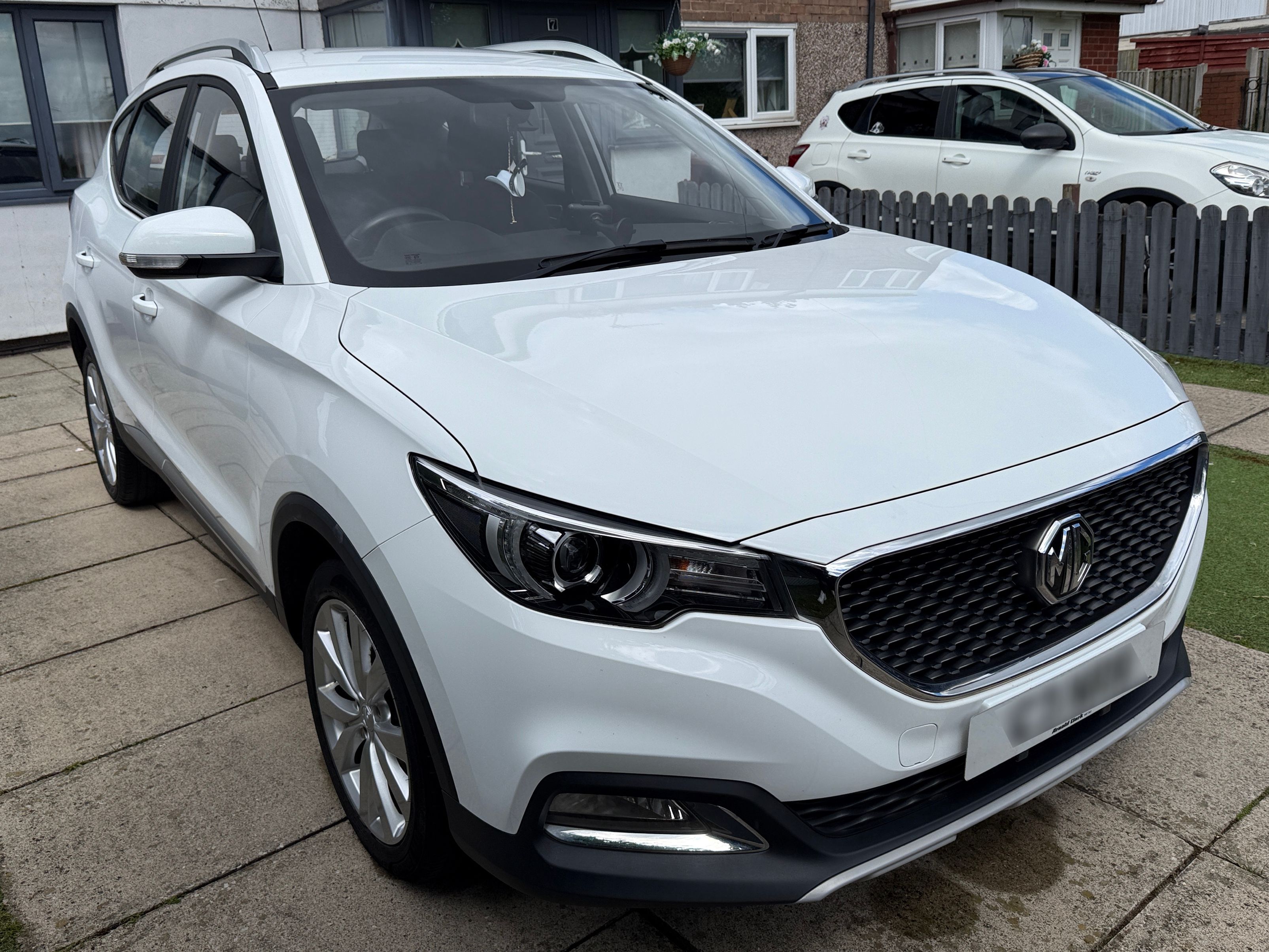 MG ZS