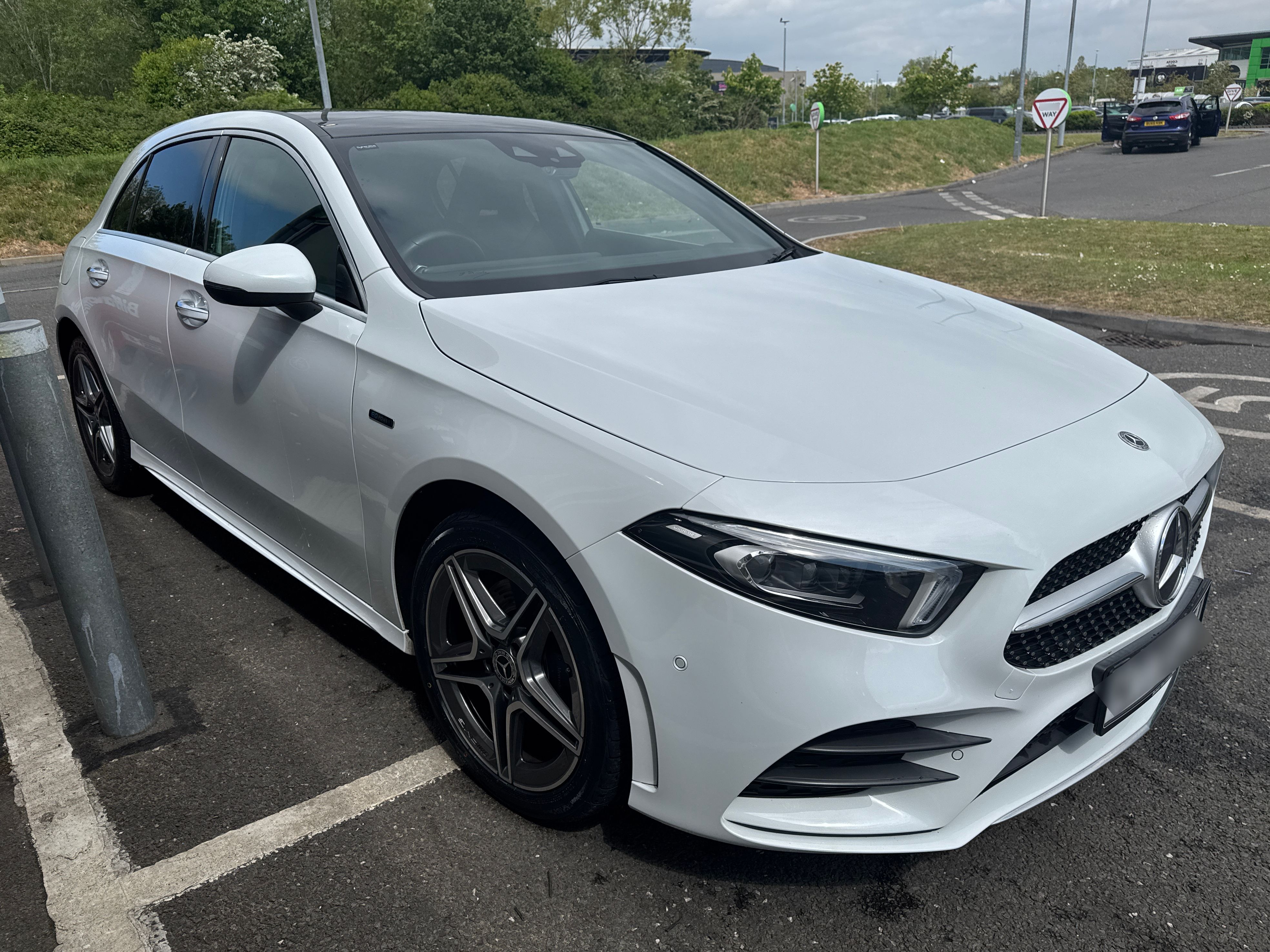 Mercedes A 250 AMG Line Premium + E A