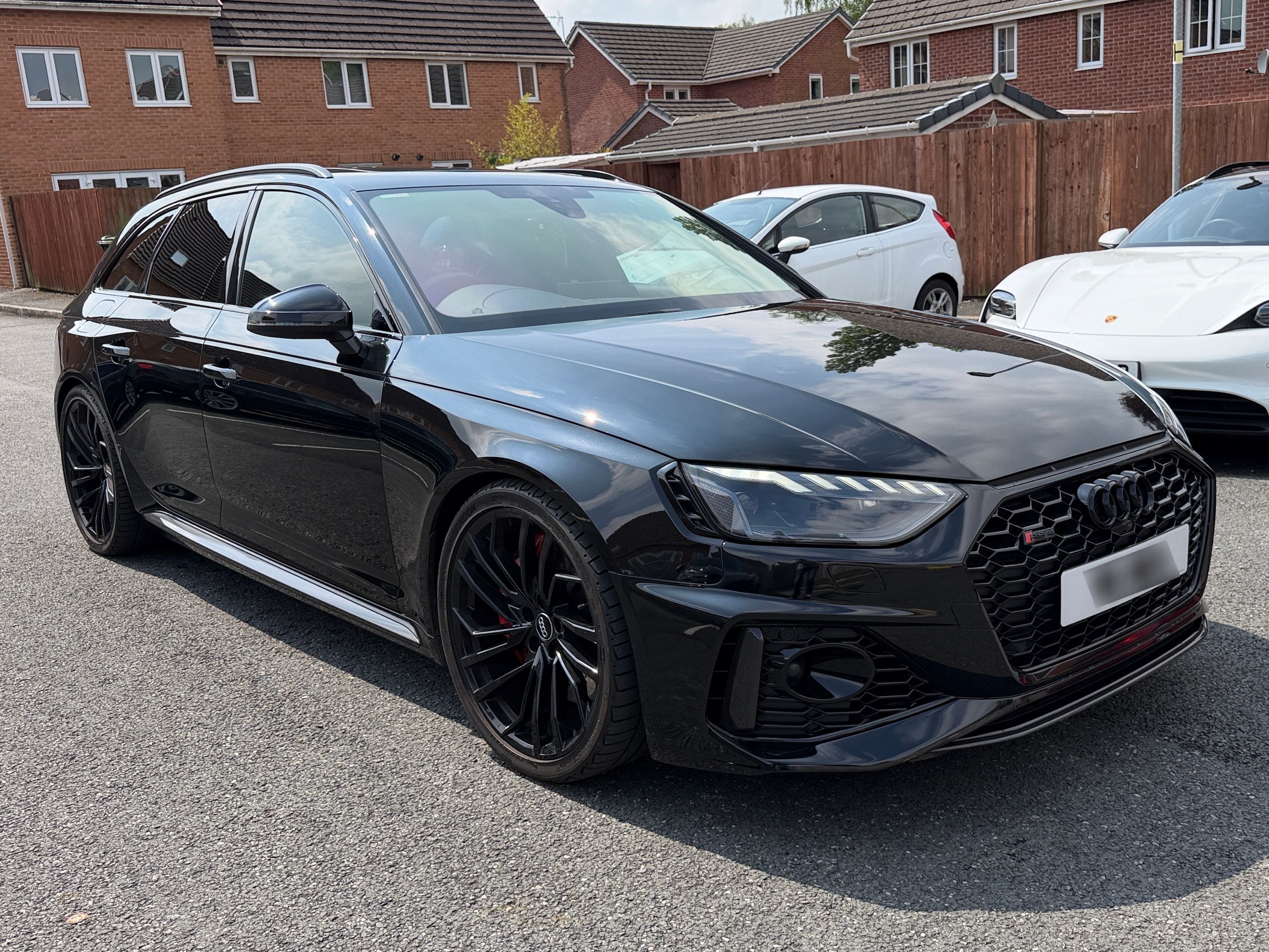 Audi RS 4 Carbon Black TFSI QU