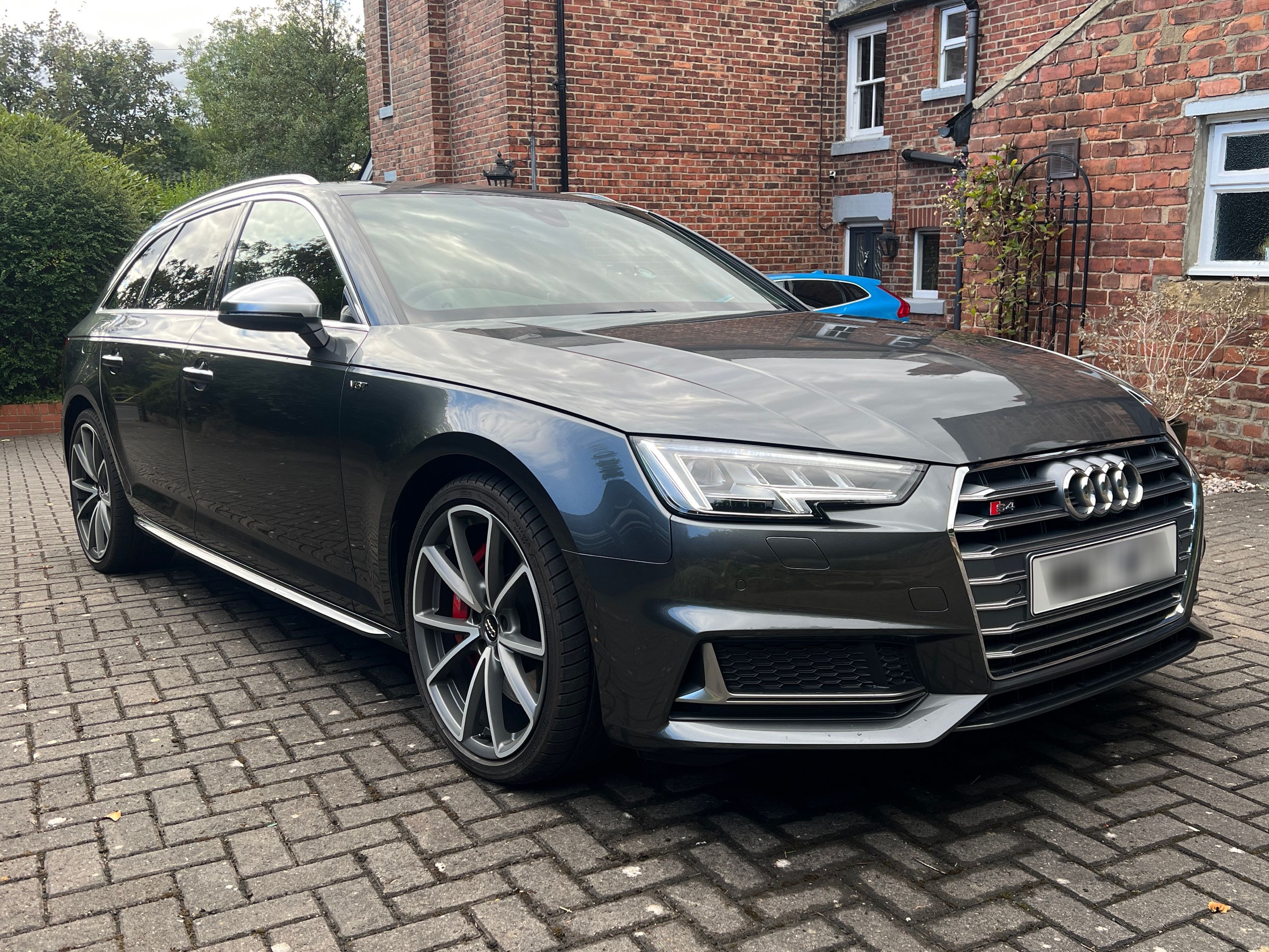 Audi S4